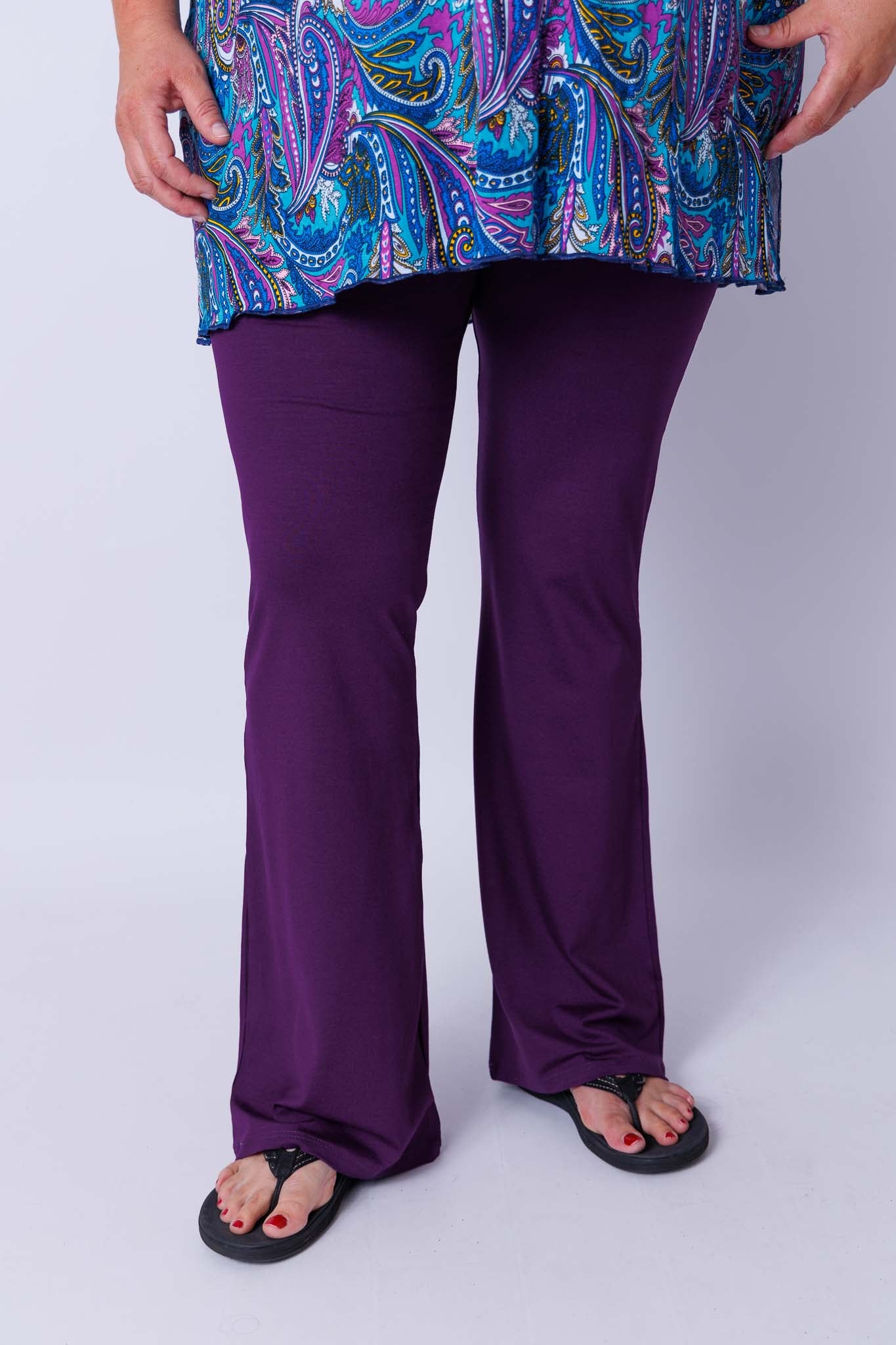 Flared legging viscose binnenbeenlengte ca 80 cm t/m maten 56-64