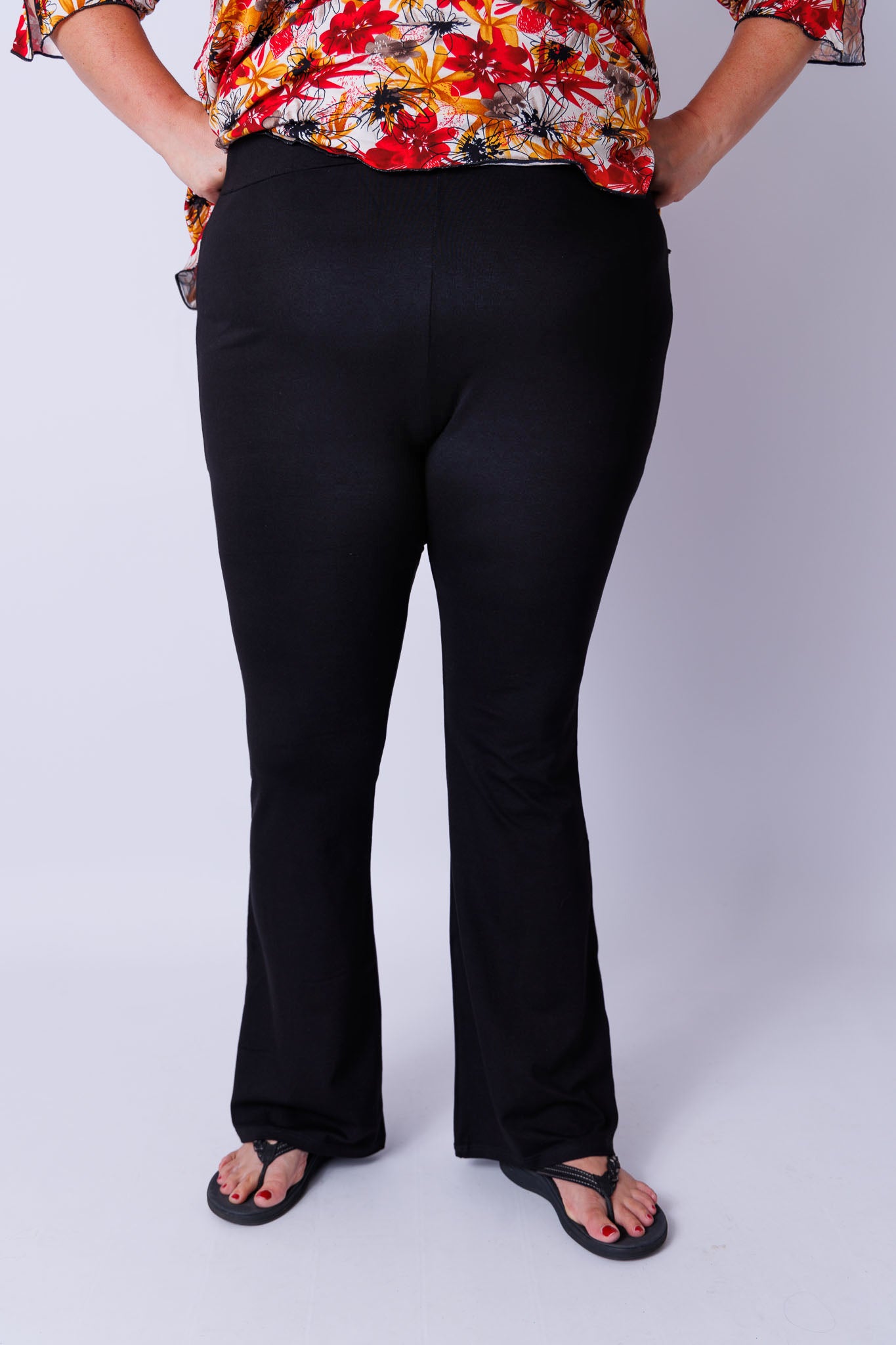 Flared legging viscose binnenbeenlengte ca 80 cm t/m maten 56-64