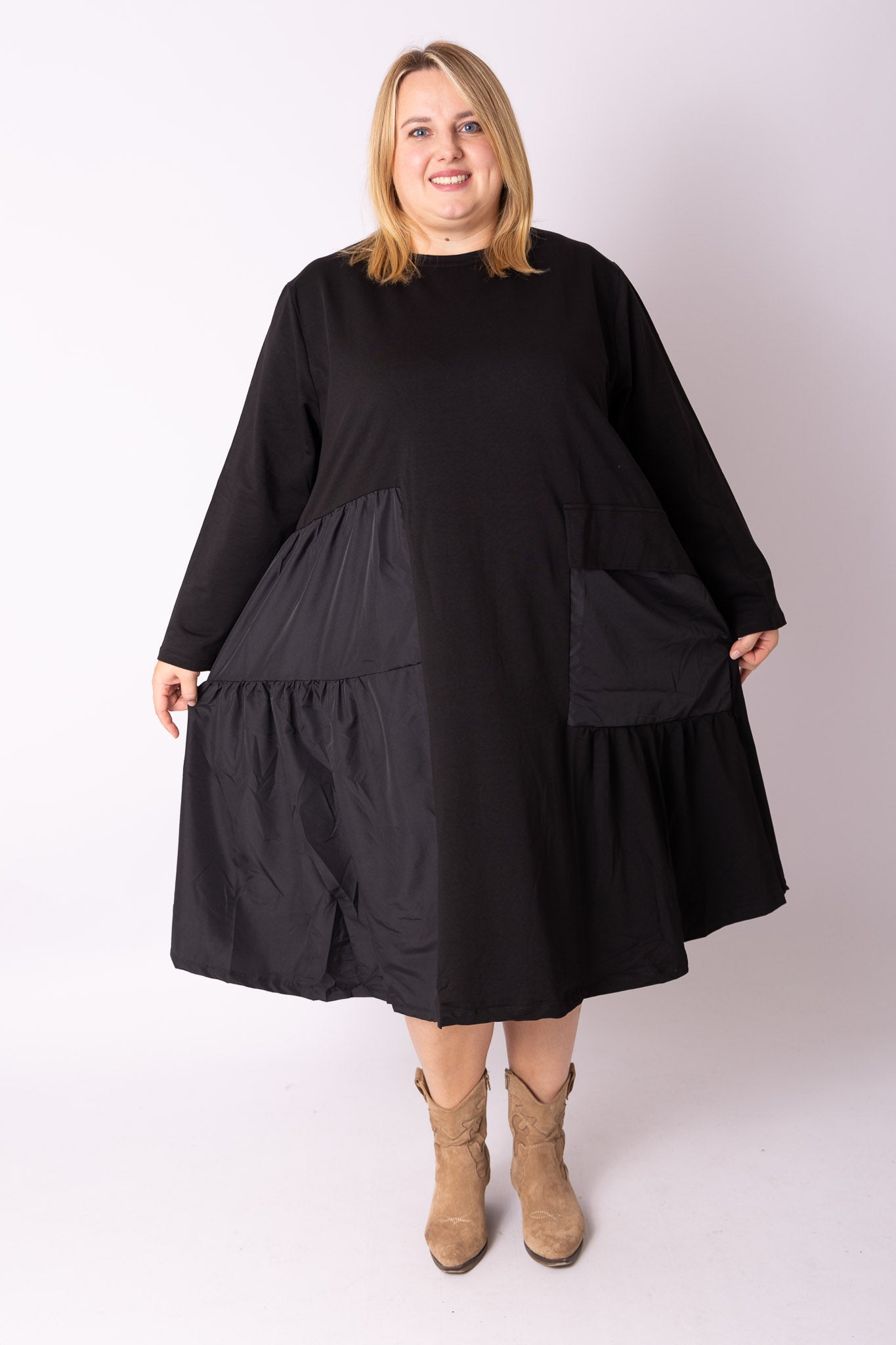 Jurk Annelieze zwart ca 115 cm lang maat 54-58