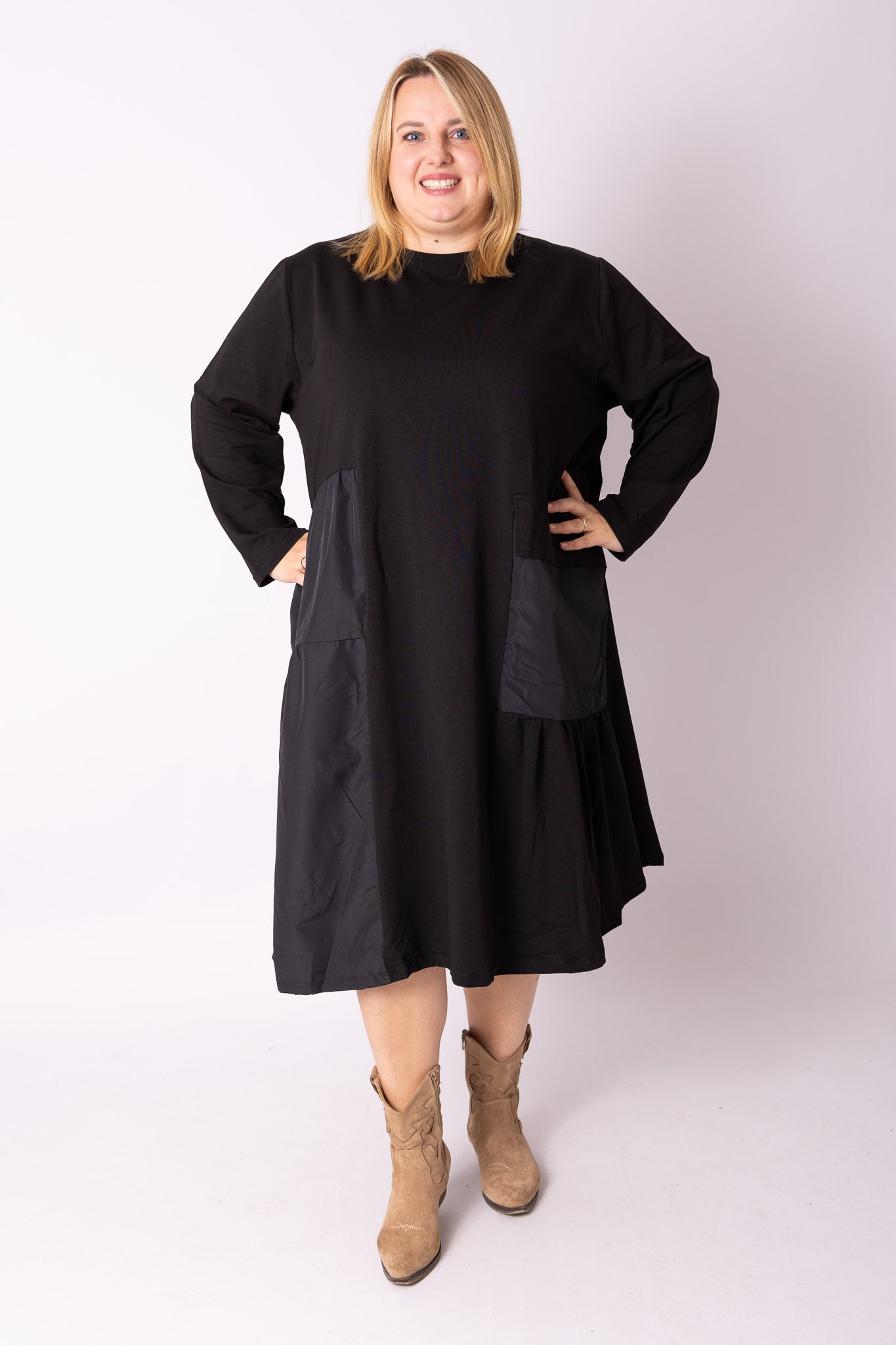 Jurk Annelieze zwart ca 115 cm lang maat 54-58
