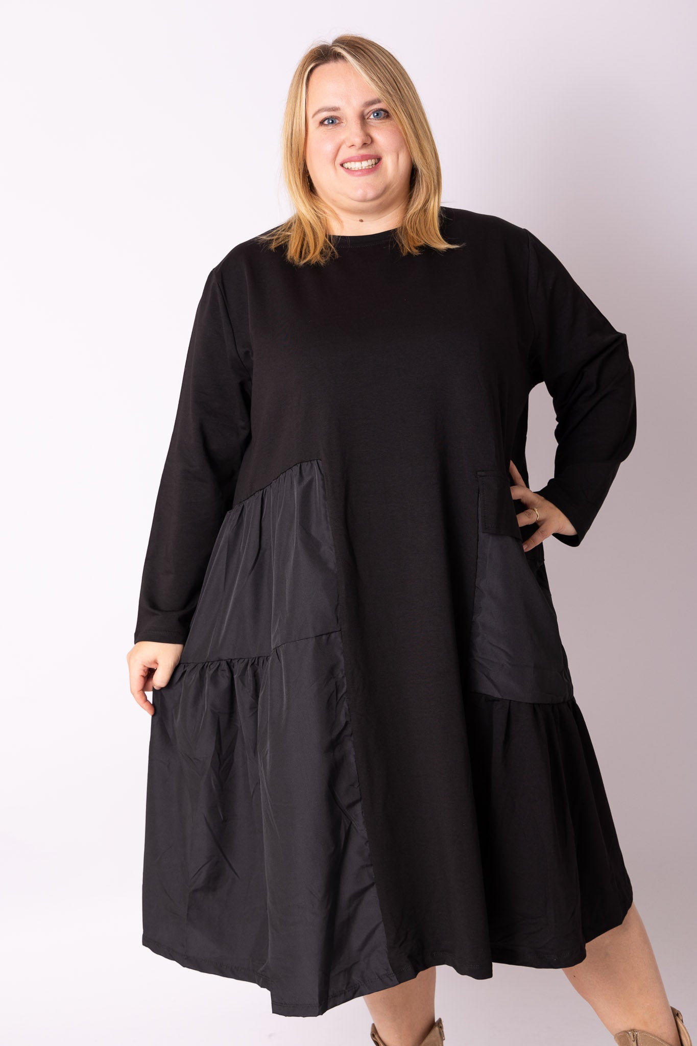 Jurk Annelieze zwart ca 115 cm lang maat 54-58