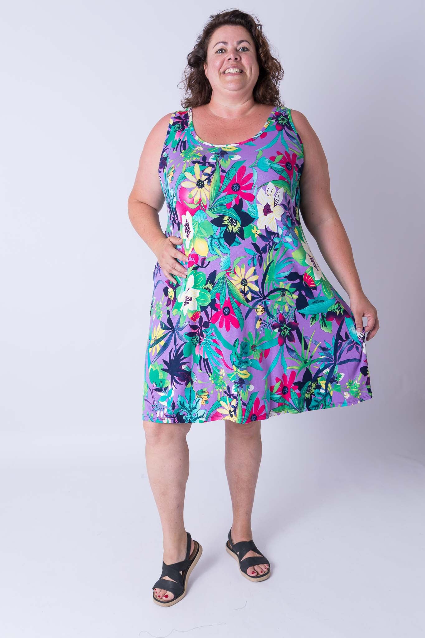 Jurk Gwen A-lijn bloemen op paars 105 cm viscose