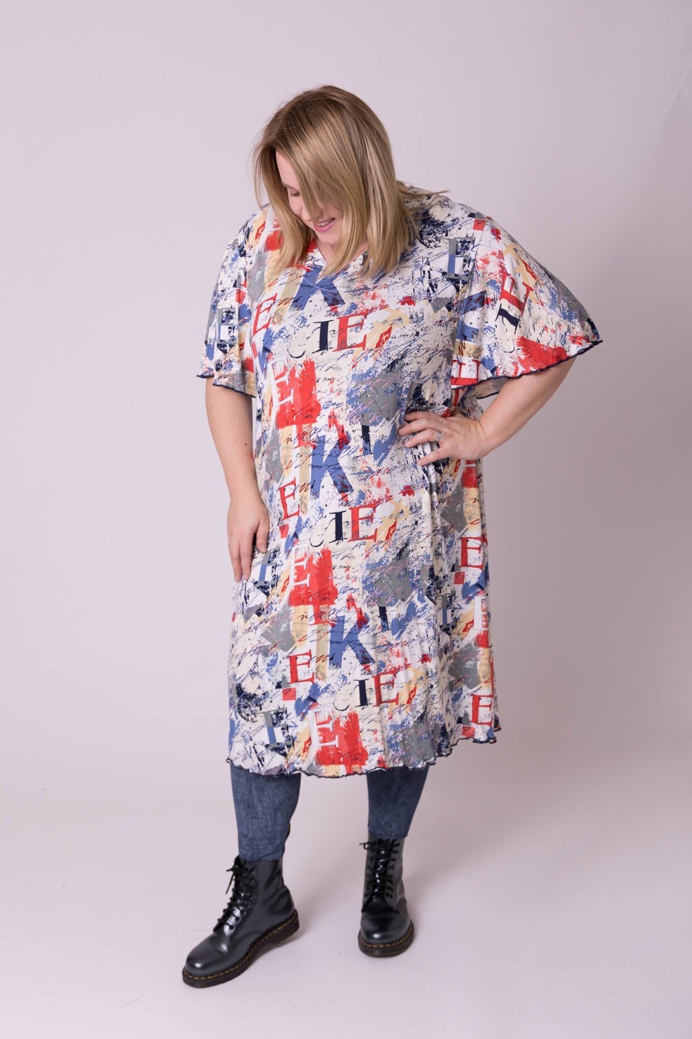 Tuniek/Jurk Karin met vlindermouwen 115 cm viscose de laatste maten 50-54