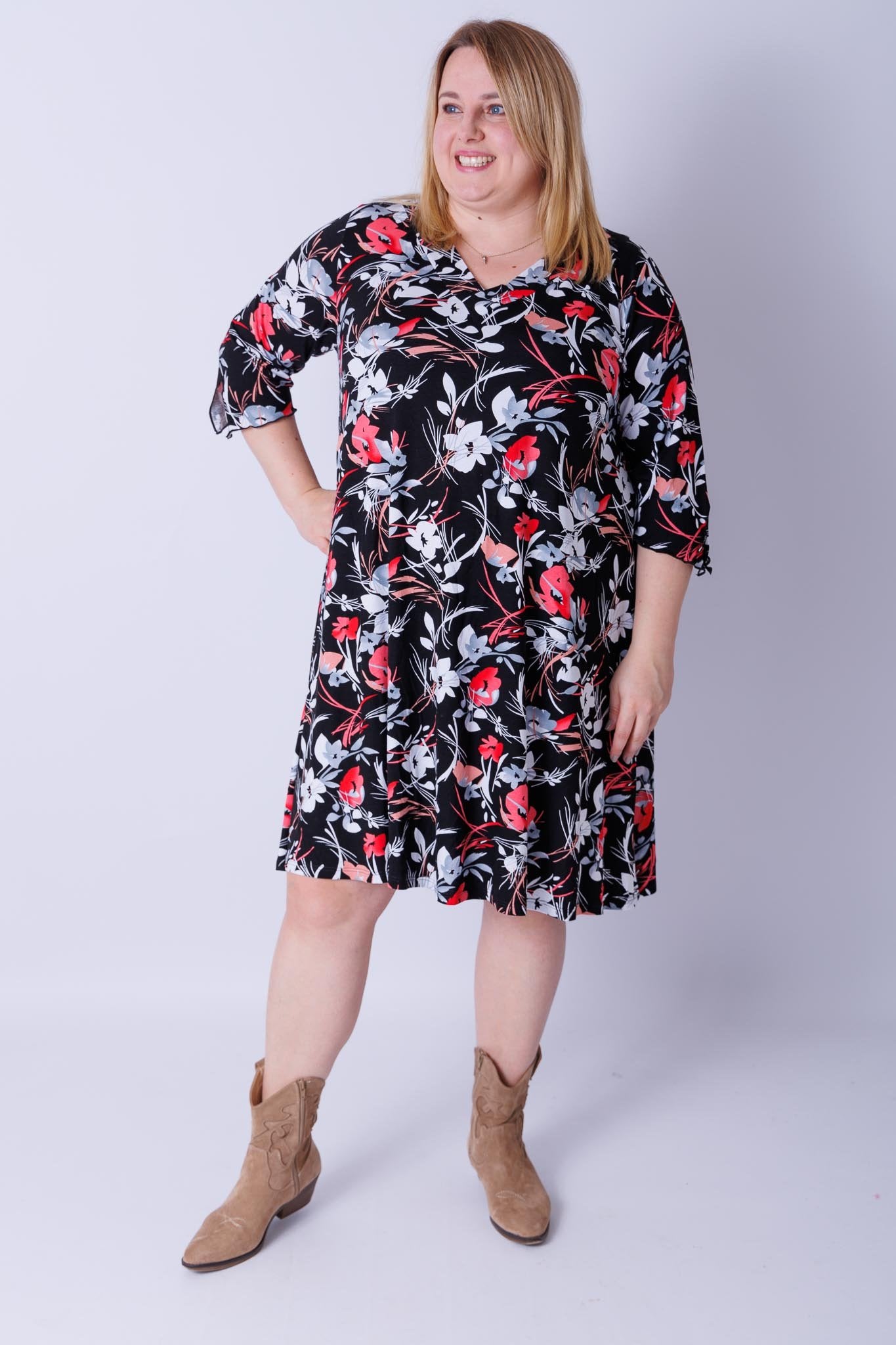 Jurk Linda rode witte bloemen op zwart viscose 105 cm