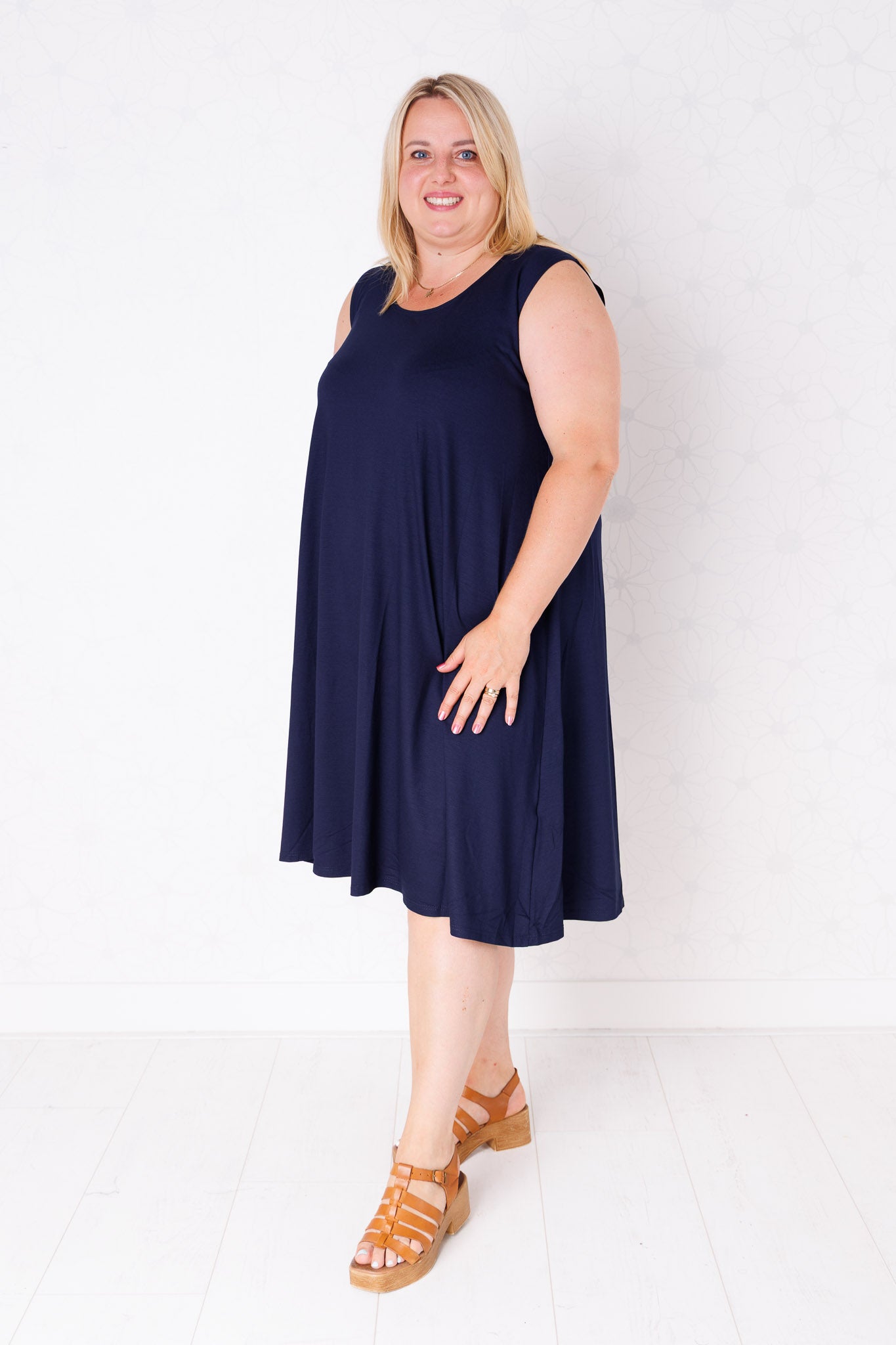 Jurk Linda mouwloos - wijde A-lijn - viscose - ca 115 cm