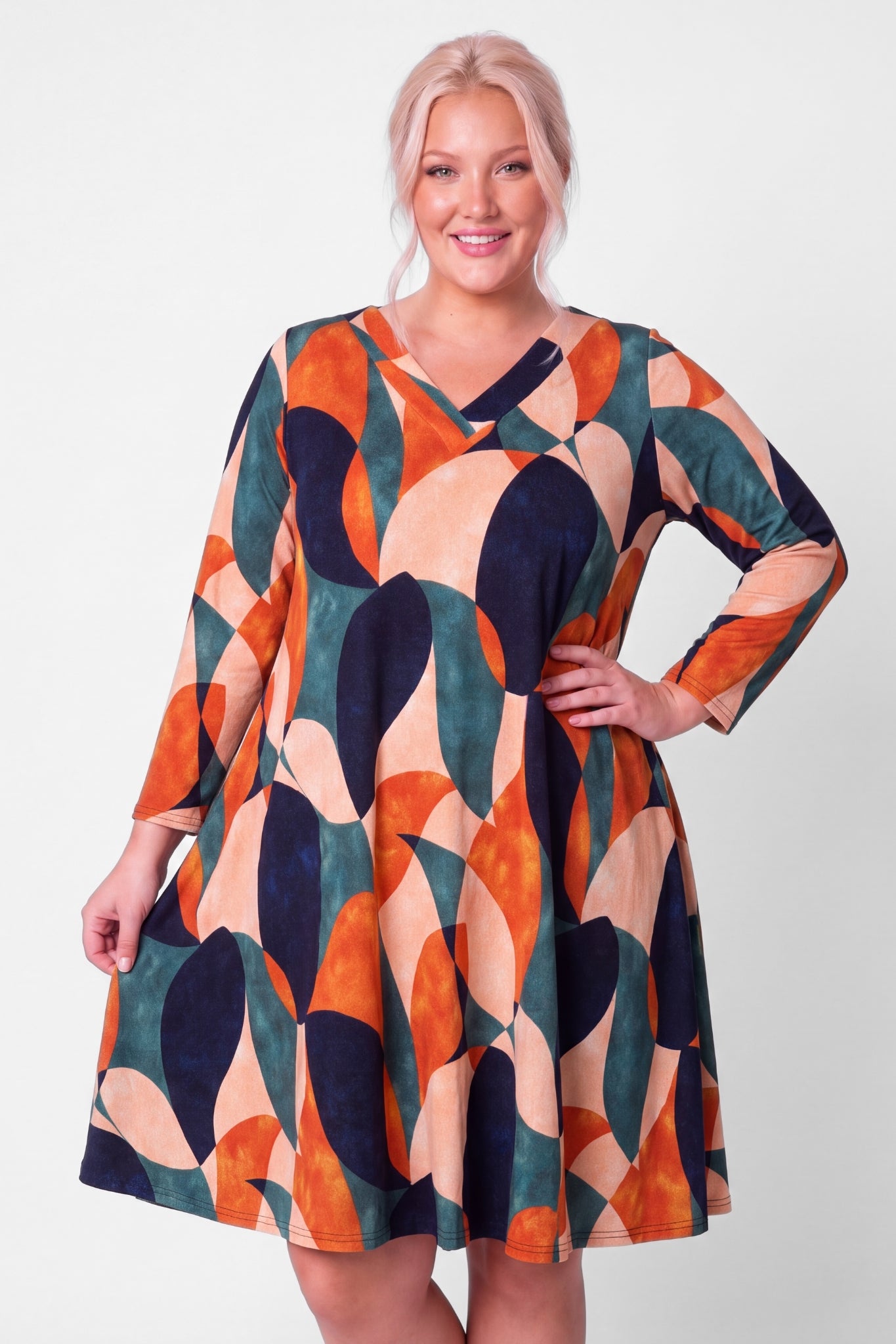 Jurk Ingrid |Retro Shapes | MIR Fine Knit | A-lijn | V-hals | 105 cm