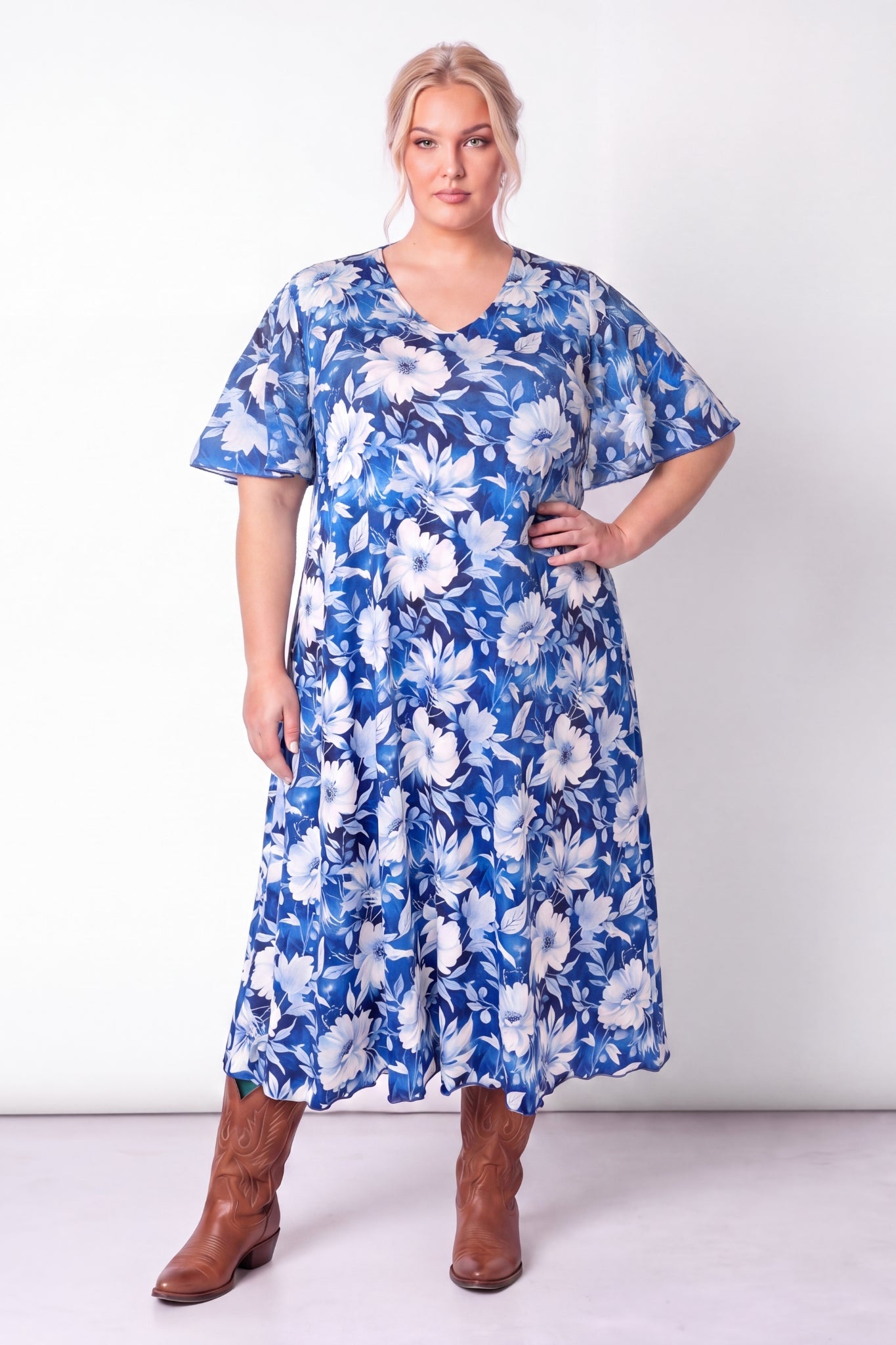 Maxi Jurk Karin 135cm | Kobalt Flower Muse | Vlindermouw | Viscose