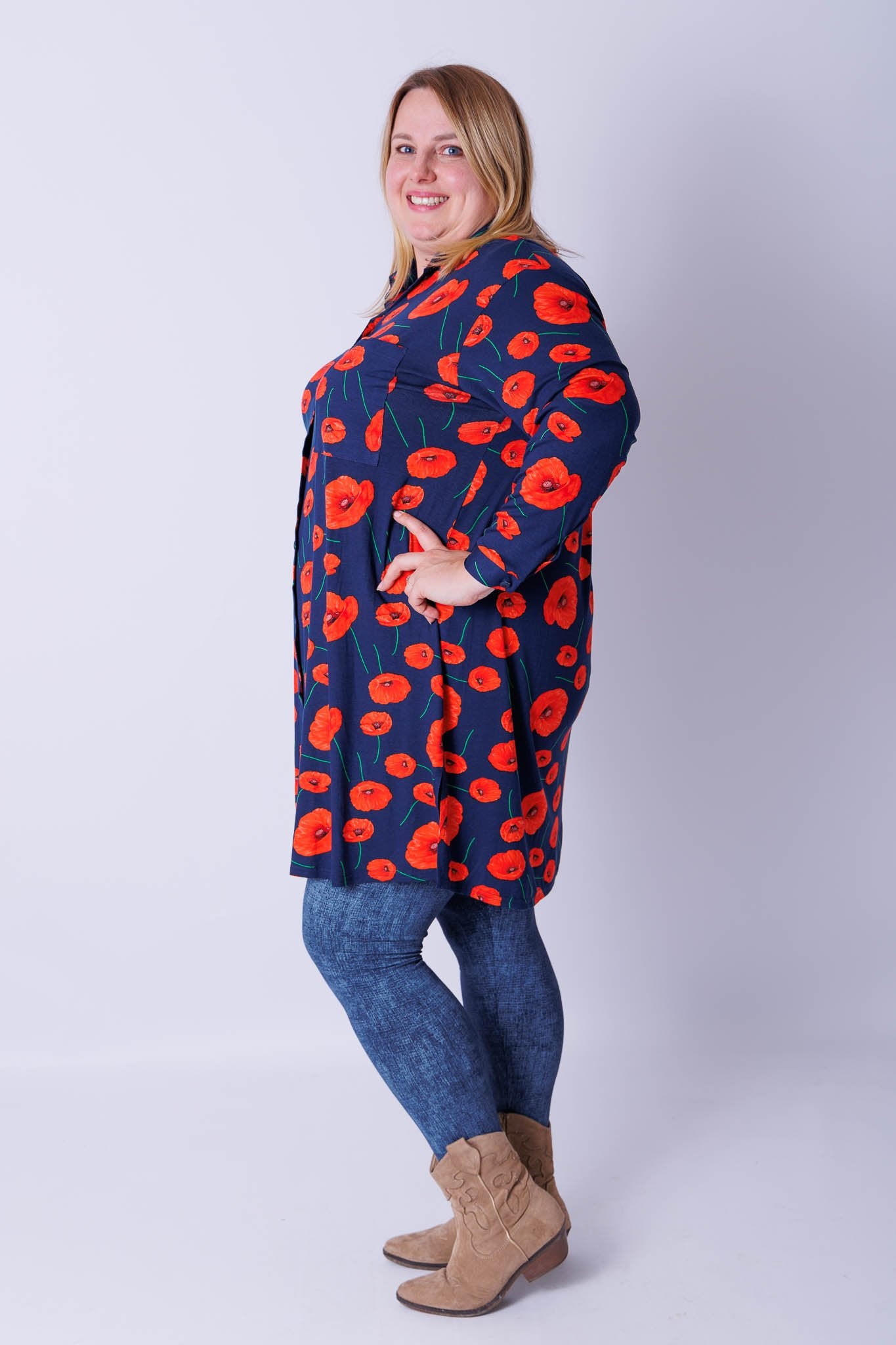 Lange A-lijn blouse Tonny klaprozen viscose 105 cm