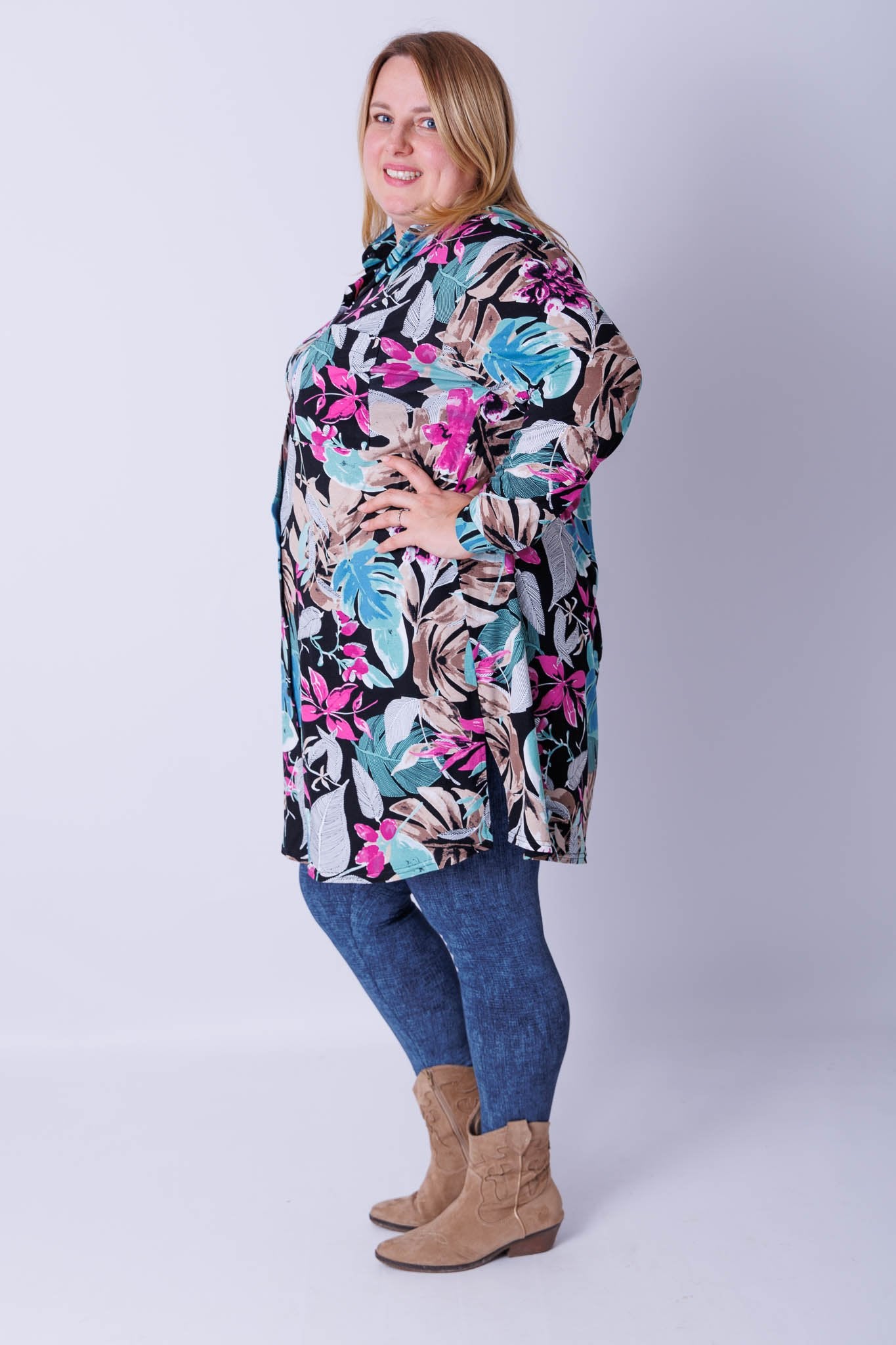 Lange A-lijn blouse Tonny paarse bloemen viscose 105 cm