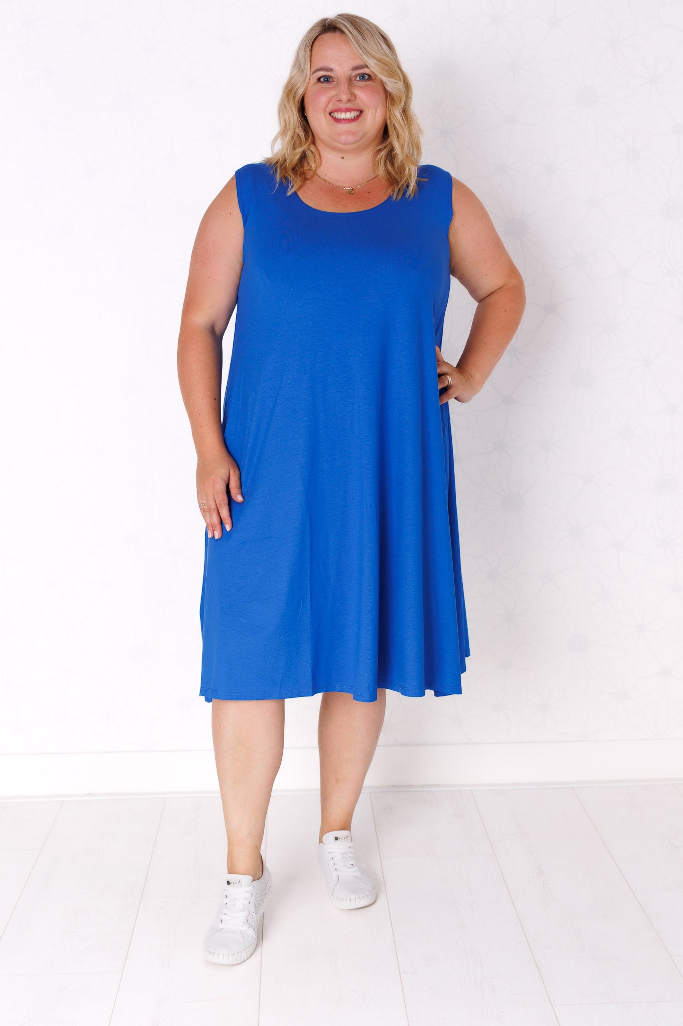 Jurk Linda mouwloos - wijde A-lijn - viscose - ca 115 cm
