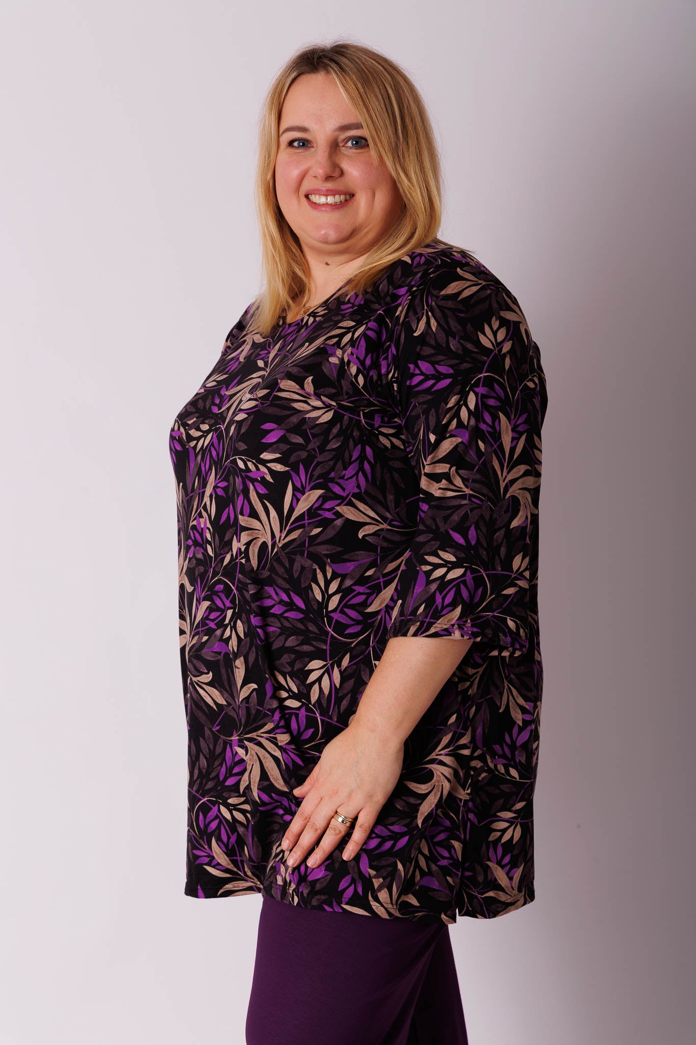 Shirt Eva paarse bloemen 90 cm kimo