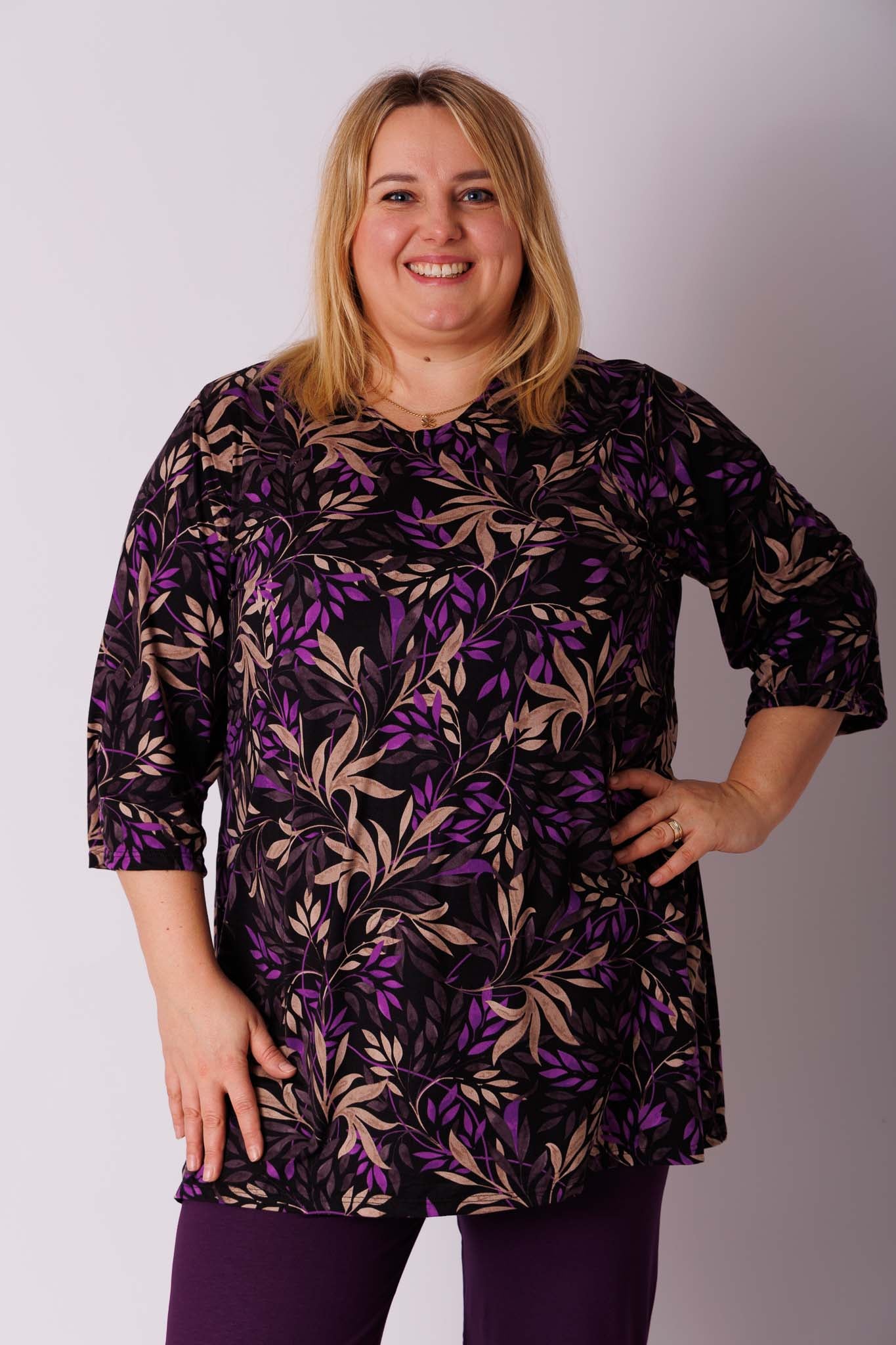 Shirt Eva paarse bloemen 90 cm kimo