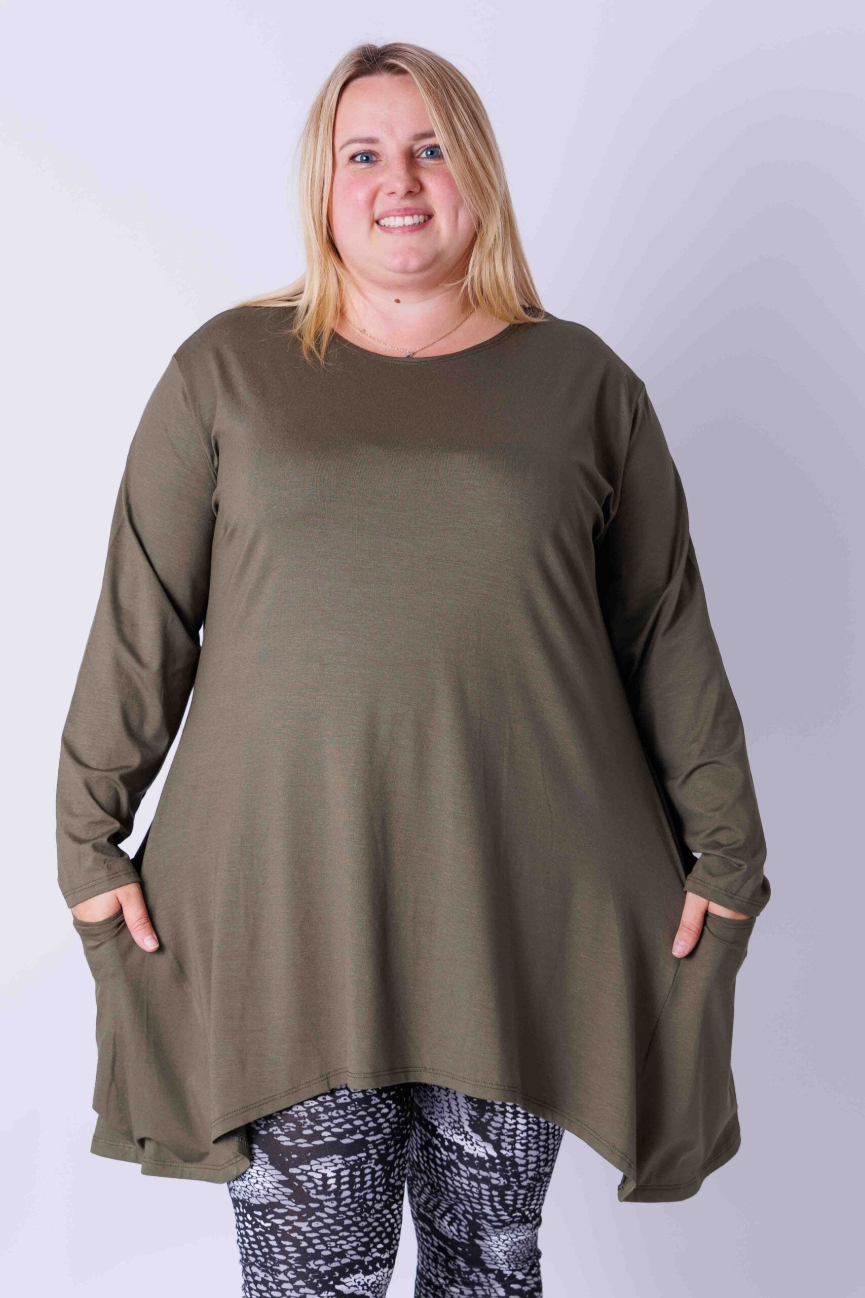Top Bozenka A-lijn met zakken viscose 85-95 cm maat 46/48