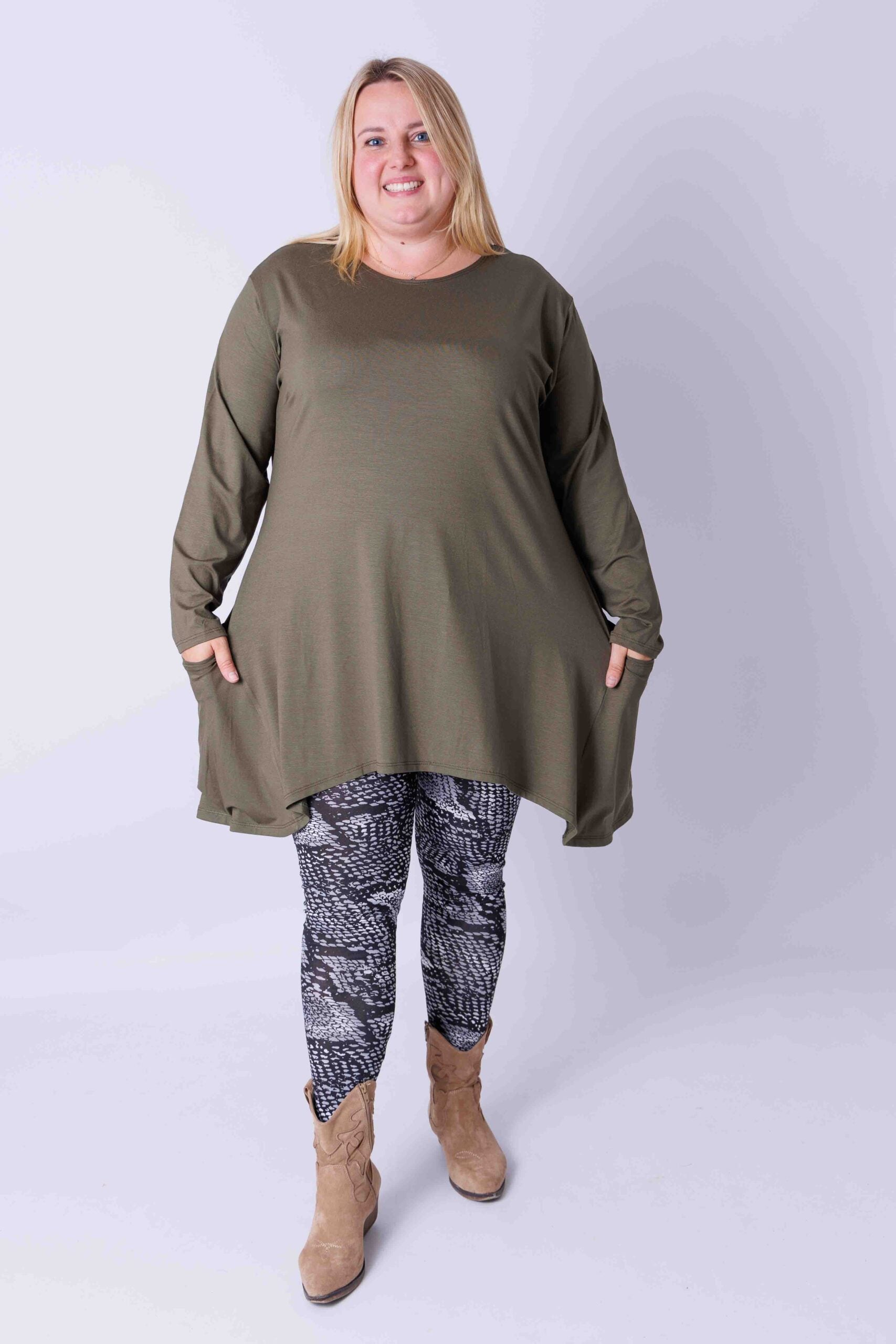 Top Bozenka A-lijn met zakken viscose 85-95 cm maat 46/48