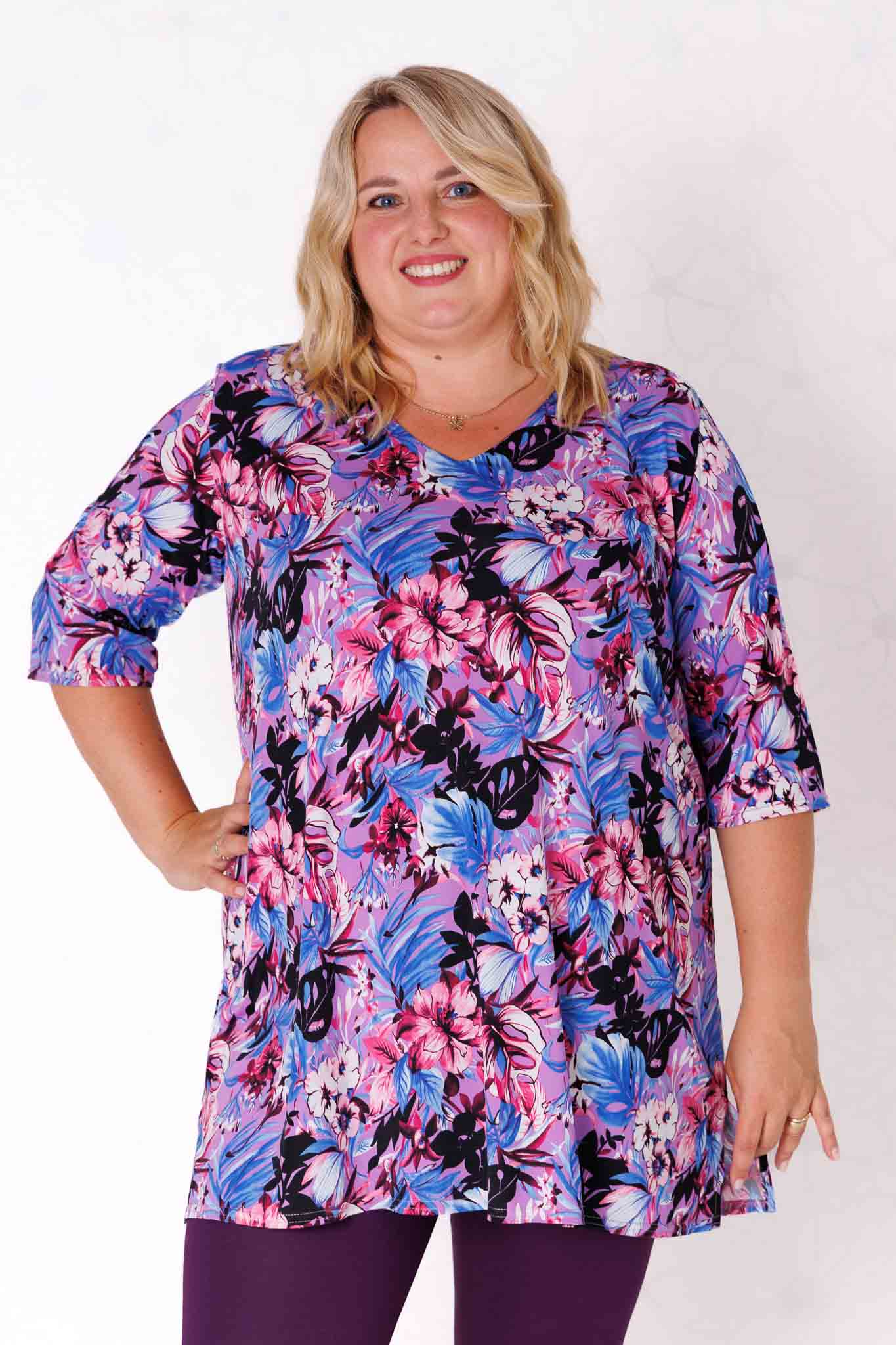 Top Erna – Bloemen/ Paars/Roze/Kobalt/Zwart |Travelstof 90 cm