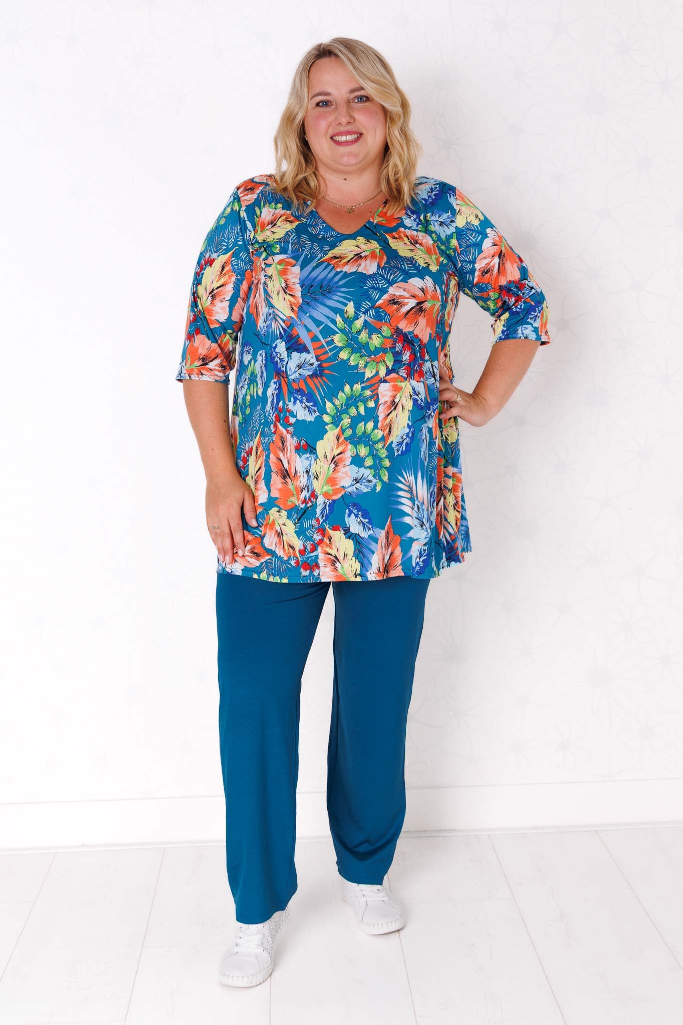 Top Erna – Bloemen/Bladeren/Turquoise/Oranje |Travelstof 90 cm