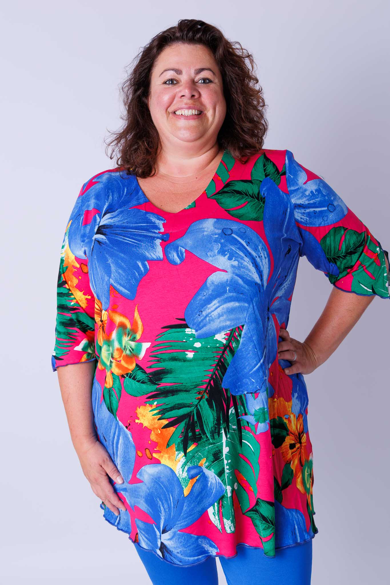 Top Erna kobaltblauw bloemen fuchsia groen 90 cm viscose