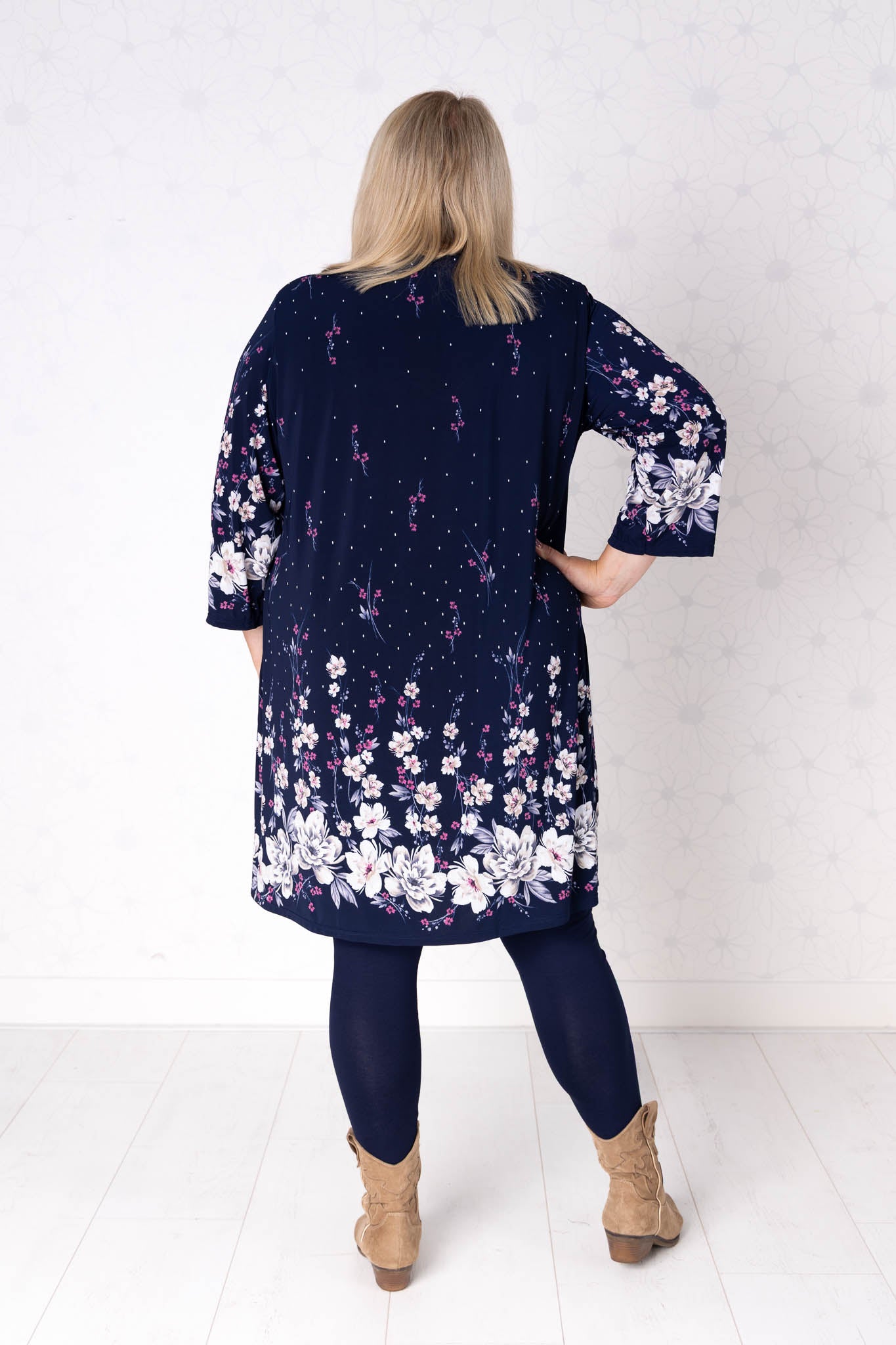 Tuniek Hollandia | Recht | 3/4 mouwen | Travelstof | Bloemen print | 100cm