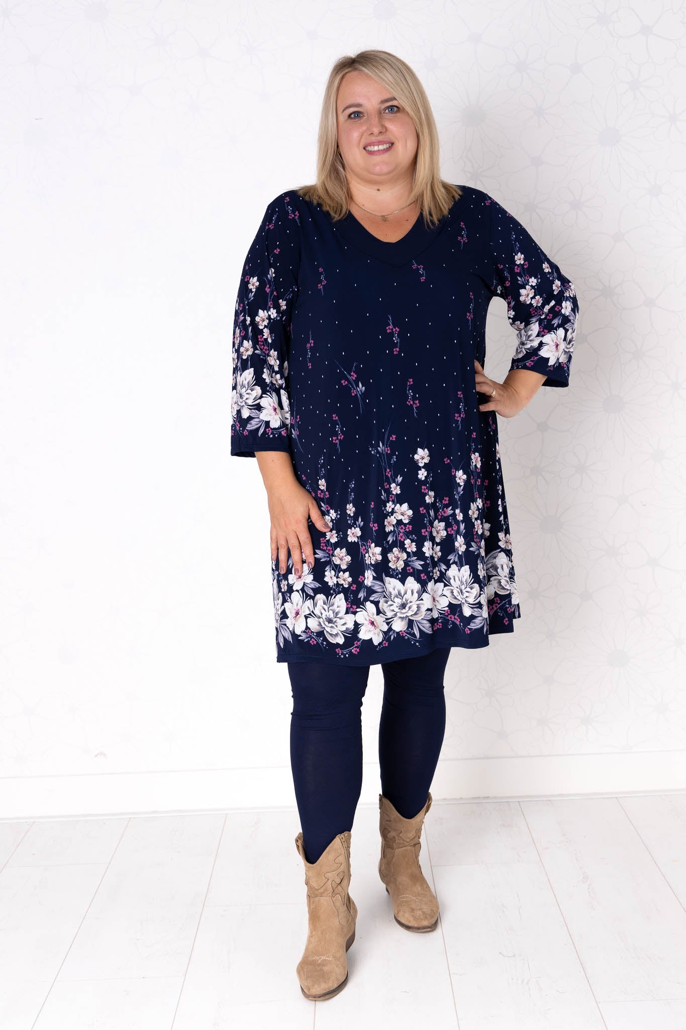 Tuniek Hollandia | Recht | 3/4 mouwen | Travelstof | Bloemen print | 100cm