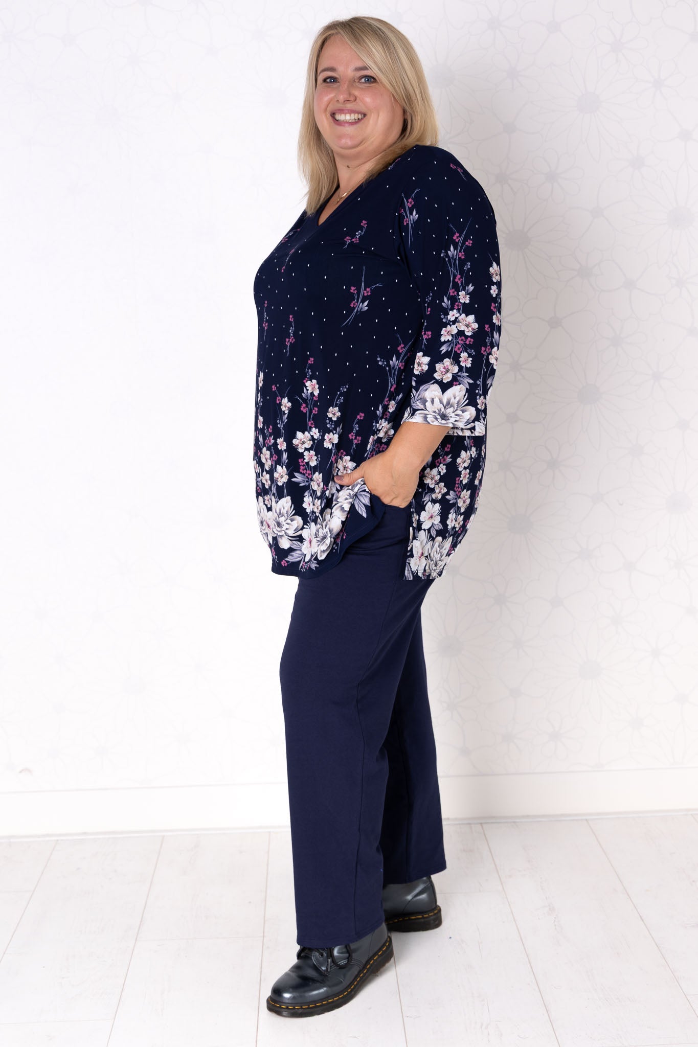 Top Hollandia | Recht | 3/4 mouwen | Travelstof | Bloemen print | 85cm