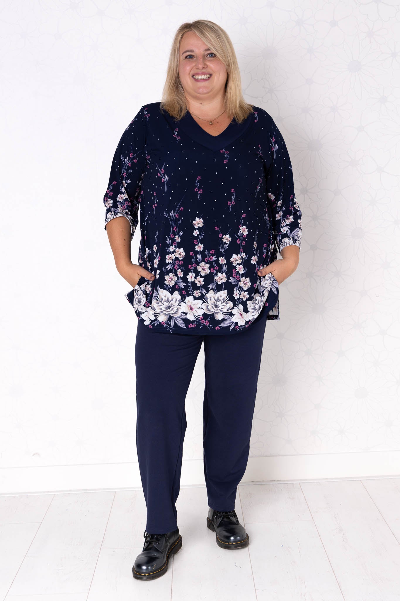 Top Hollandia | Recht | 3/4 mouwen | Travelstof | Bloemen print | 85cm