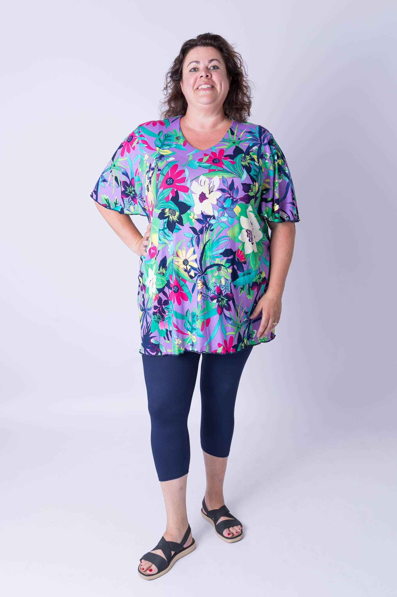 Top Karin bloemen op paars 90 cm viscose
