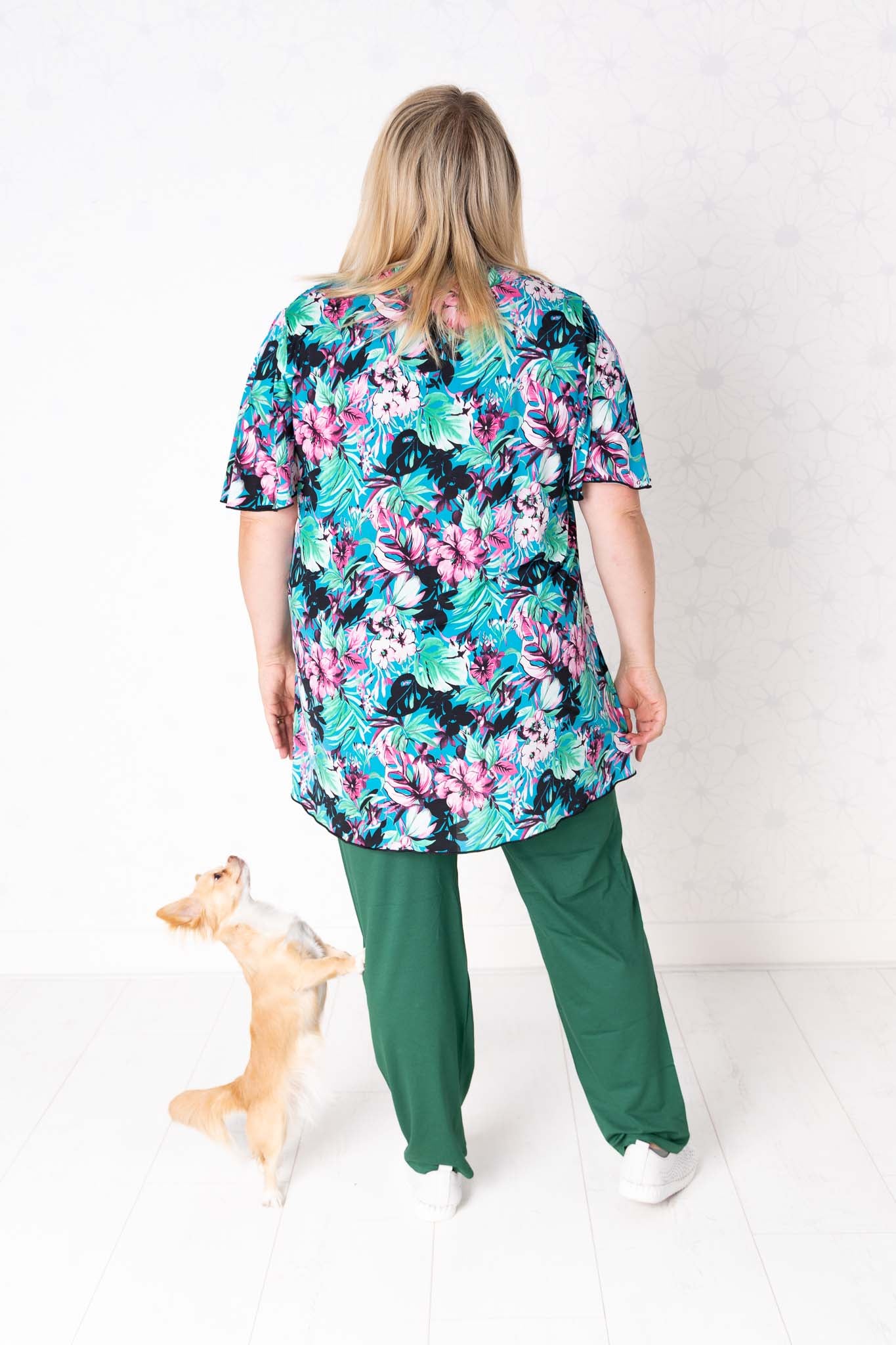 Top Karin – print "Bladeren en Bloemen" turquoise/groen/roze – travelstof – lengte 90 cm