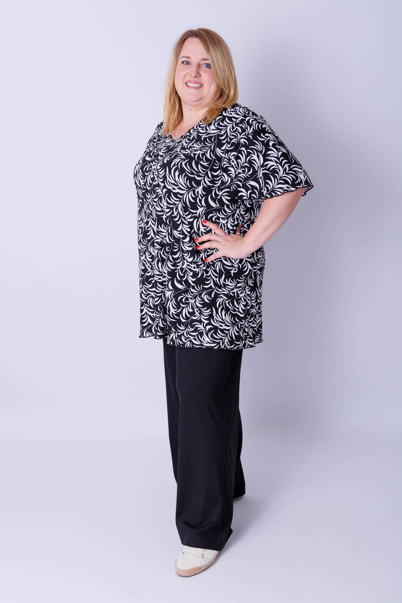 Top Karin zwart witte bladeren 90 cm viscose