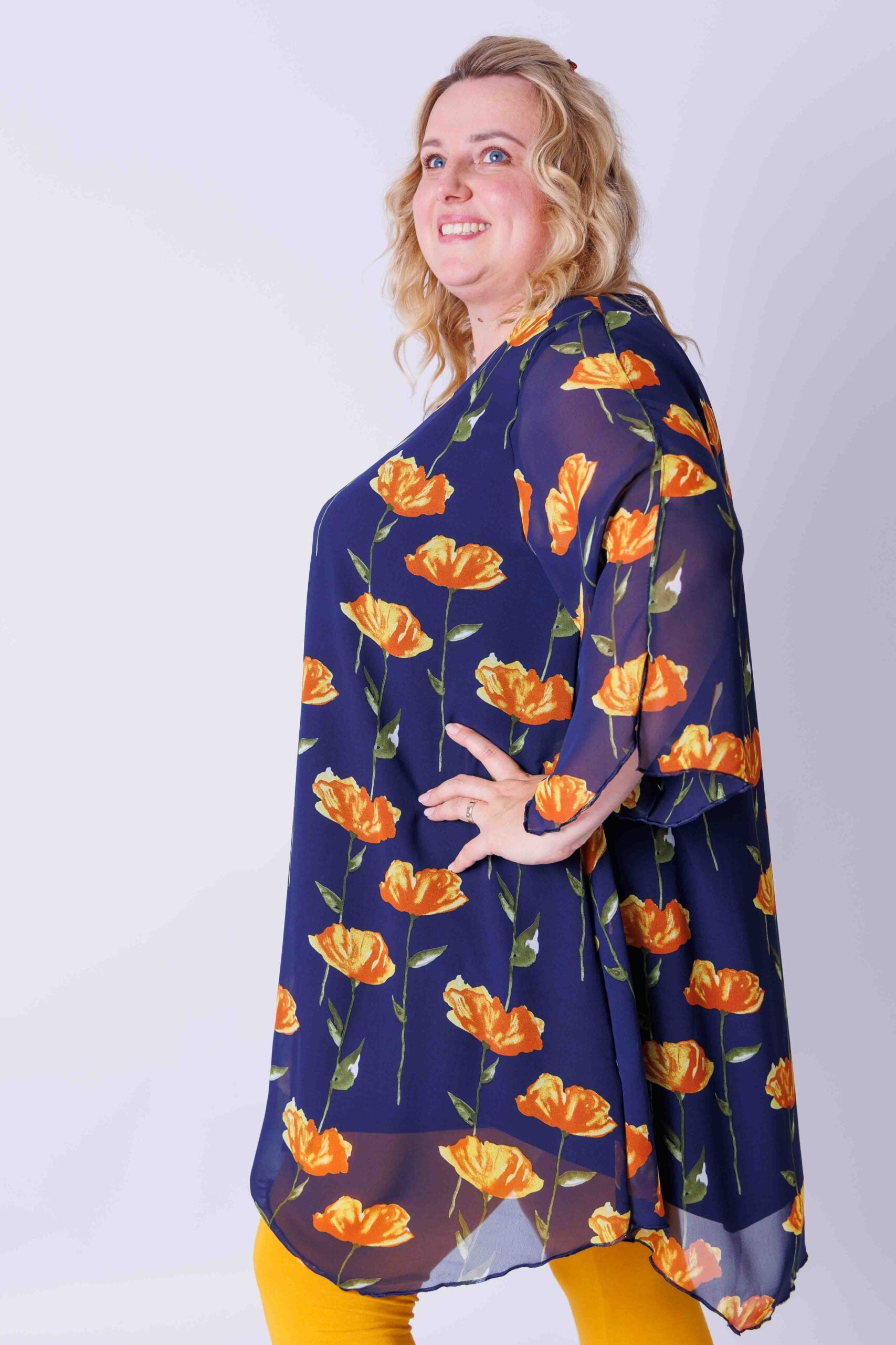 Tuniek Lotte asymmetrisch okergele rozen chiffon