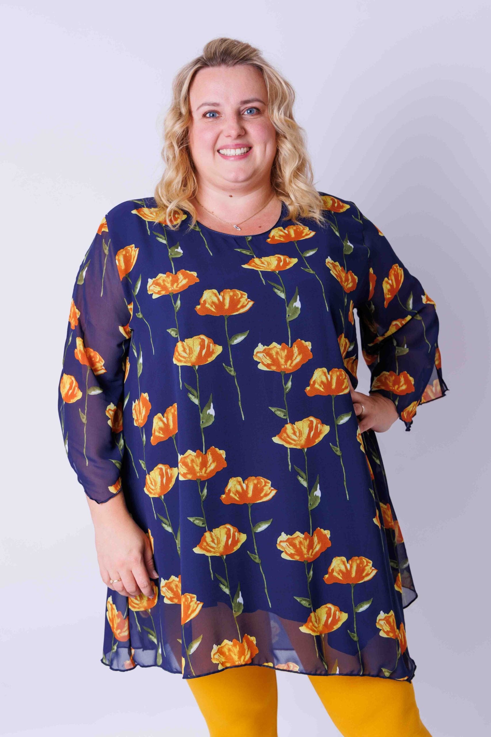 Tuniek Lotte asymmetrisch okergele rozen chiffon