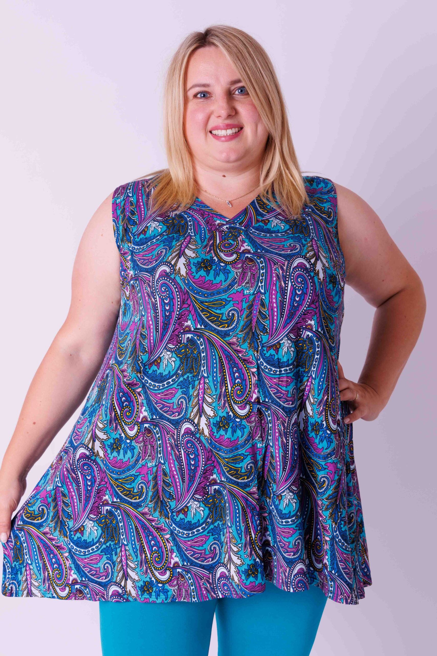 Top Ingrid, wijd mouwloos, paisley paars kobalt  85-90 cm viscose