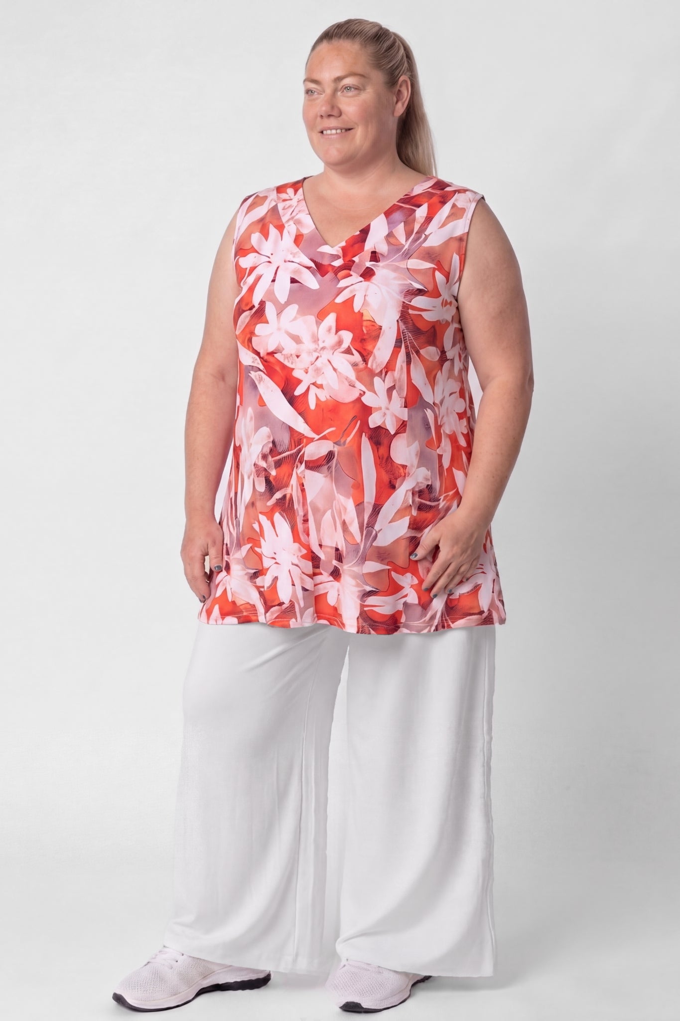 Top Ingrid | Mouwloos | Coral Bloom | Wijde A-lijn | ca 78 cm | Viscose