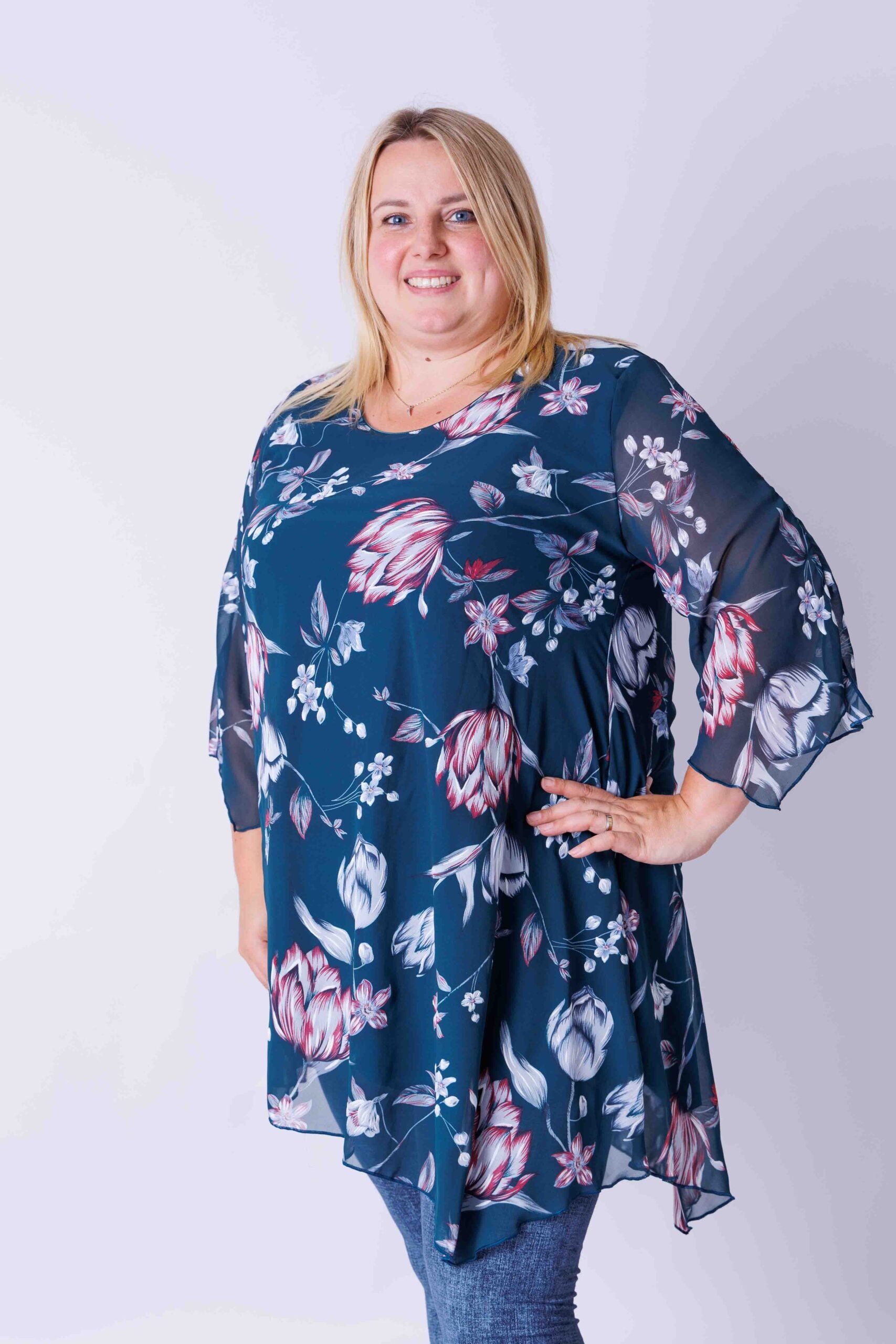 Tuniek Lotte bloemen op petrol  chiffon