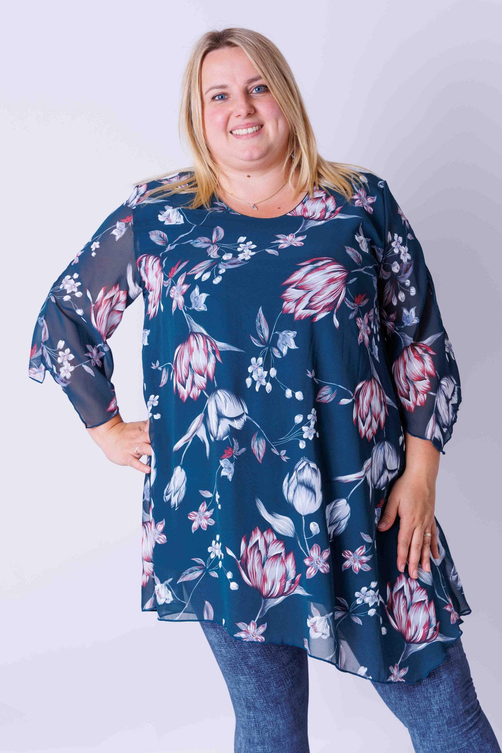 Tuniek Lotte bloemen op petrol  chiffon
