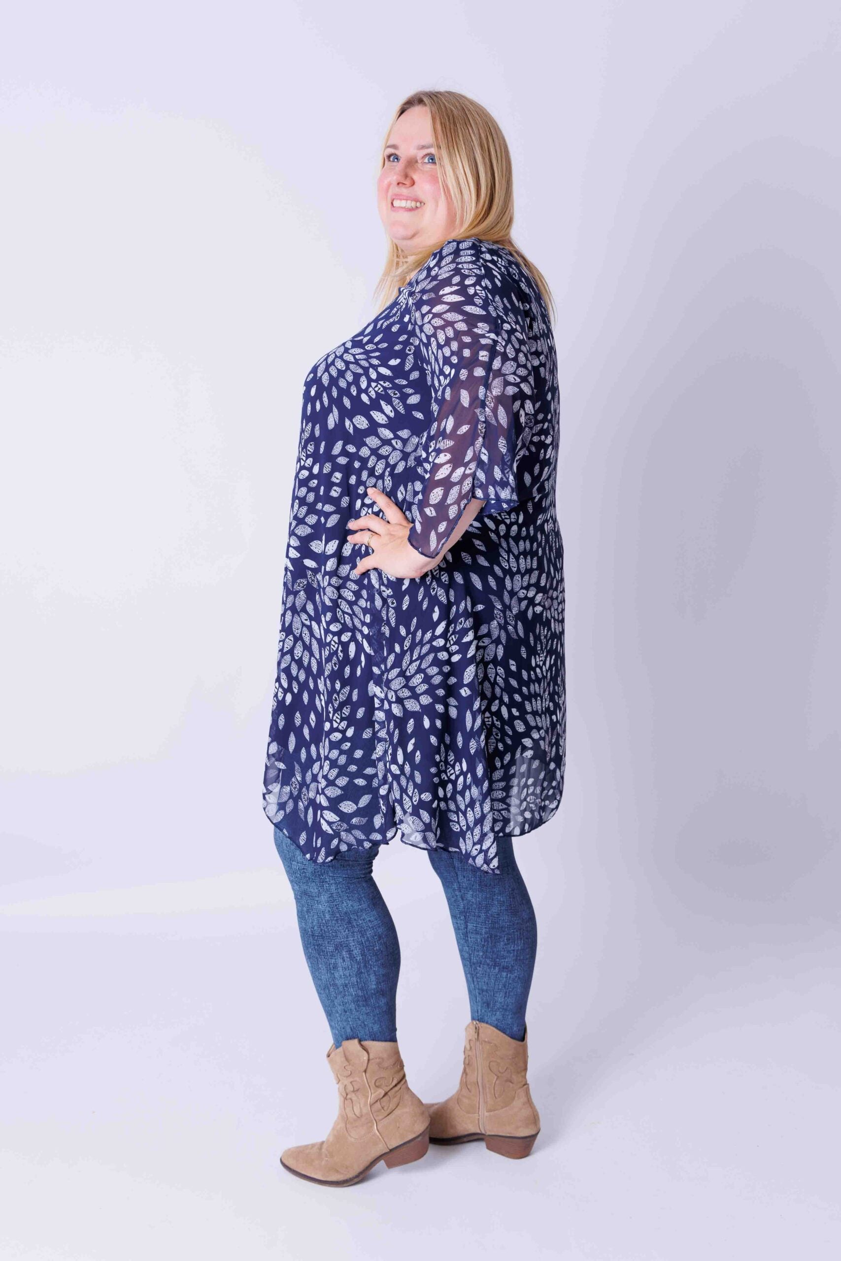 Tuniek Lotte smalle bladeren donkerblauw chiffon