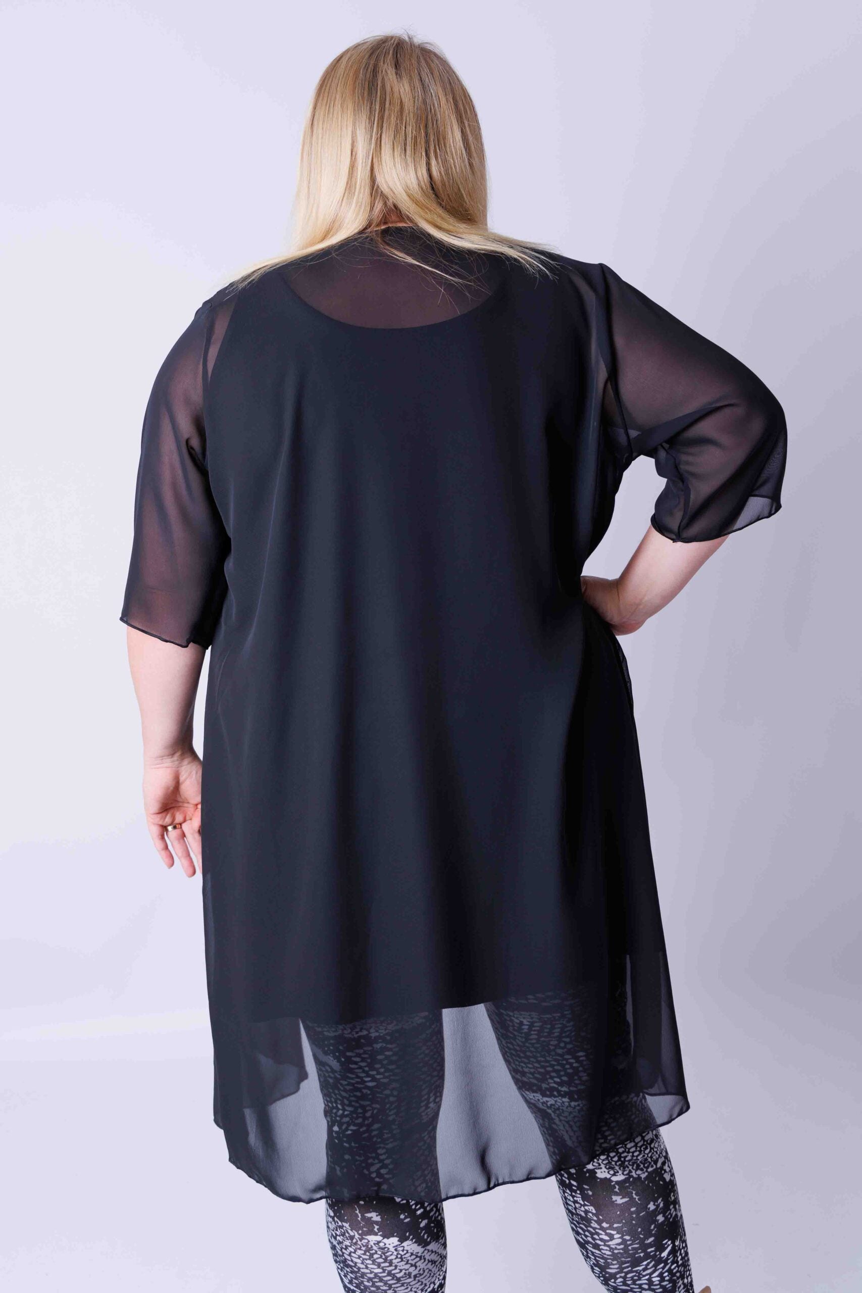 Vest Ivonne zwart chiffon ca 110 cm