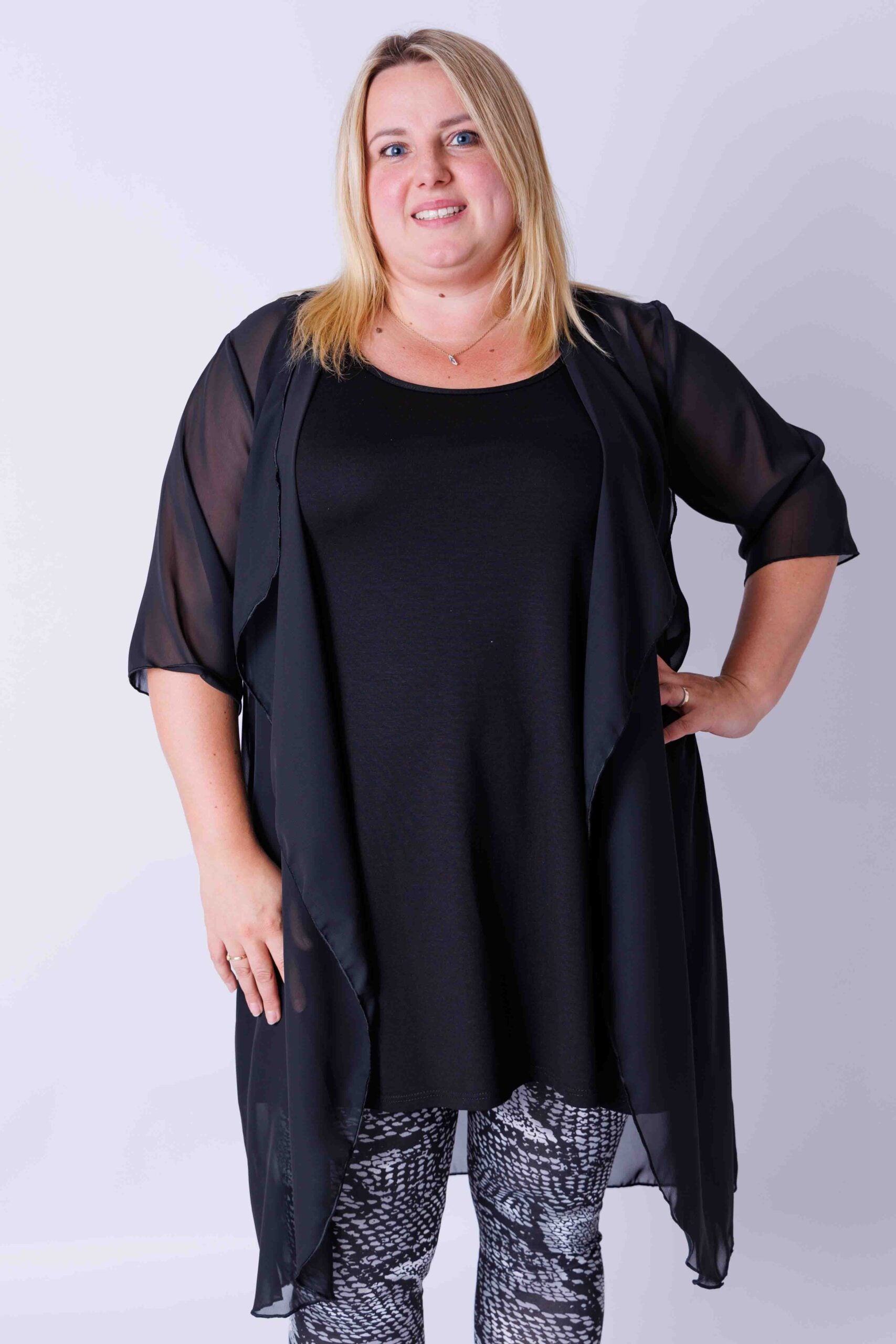 Vest Ivonne zwart chiffon ca 110 cm