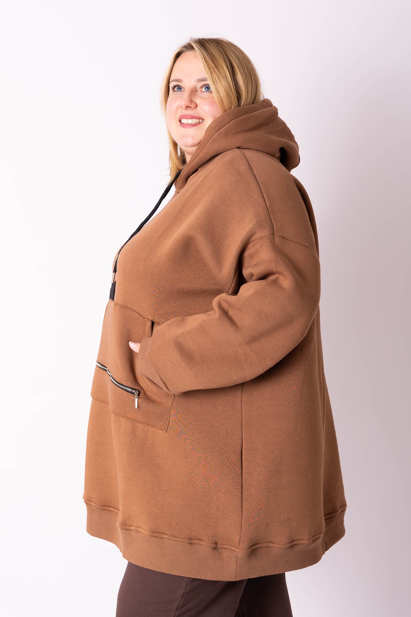 Warme hoodie met zakken one size buste 150 cm