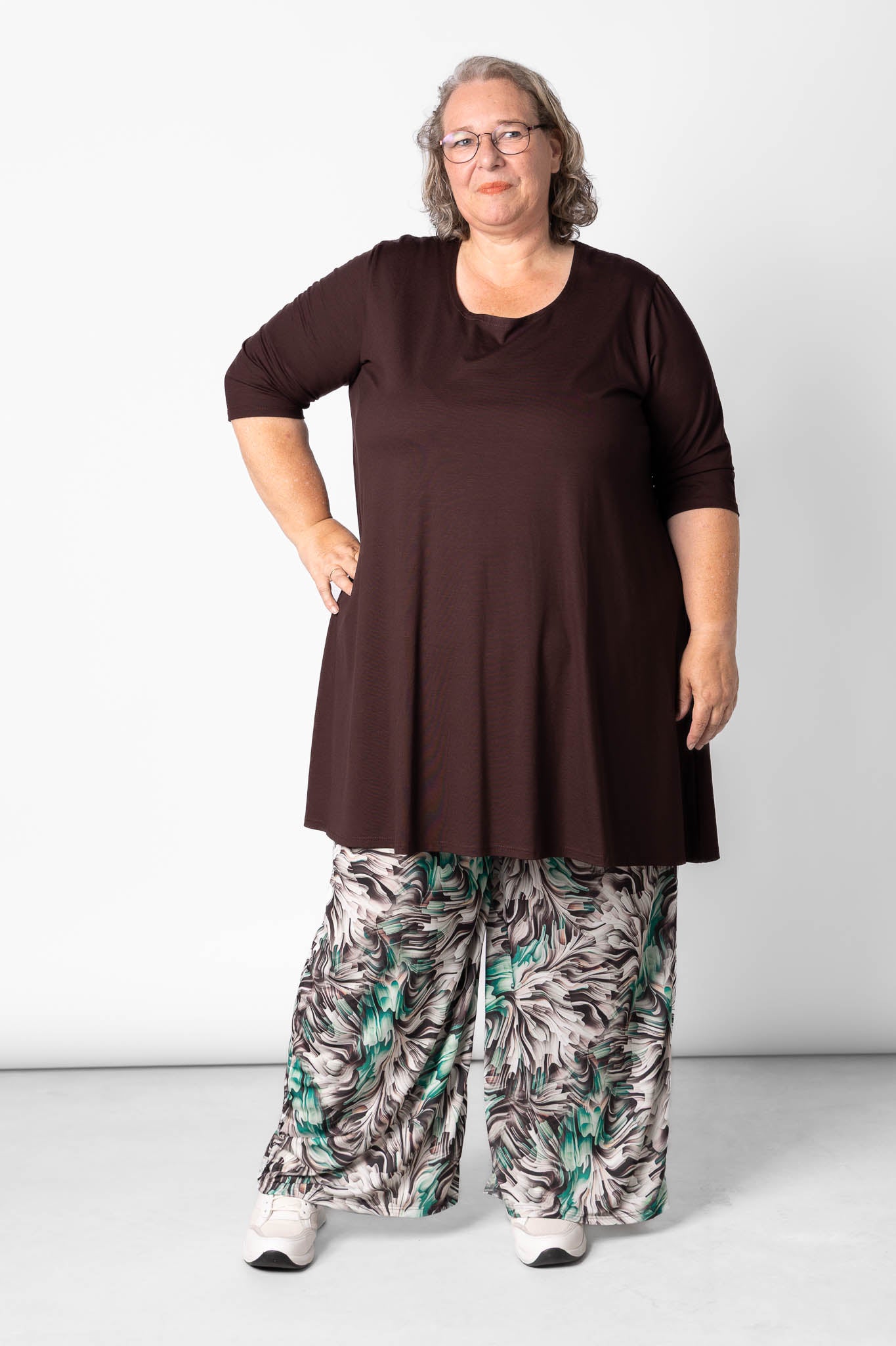 Wijde Broek Judith met Zakken | Espresso Breeze | Travelstof | binnenbeenlengte 74cm