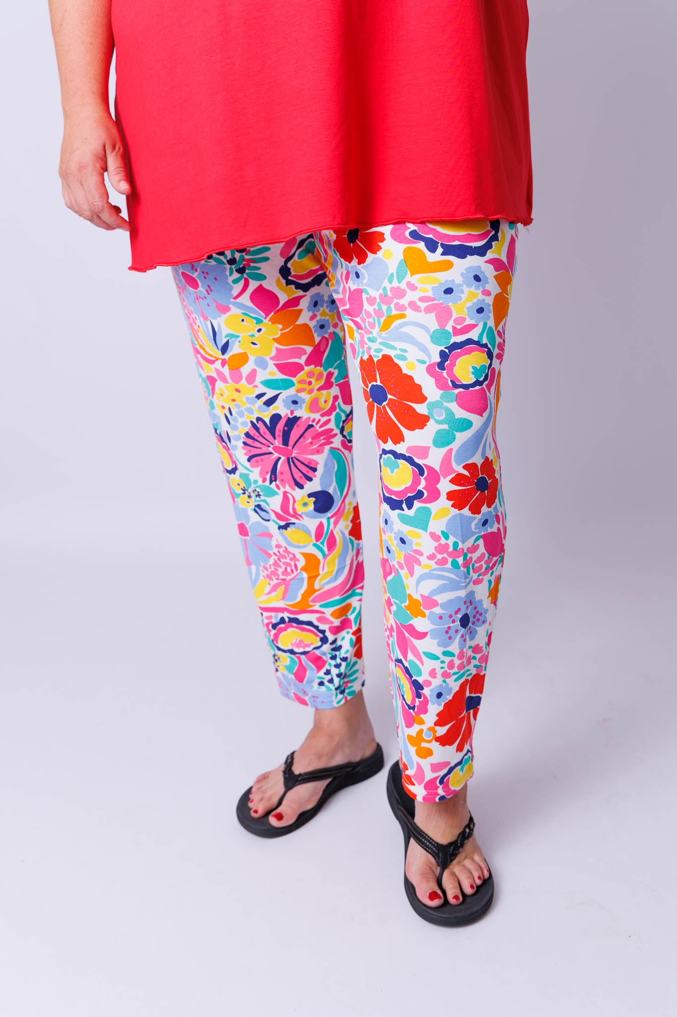 Broek comfy rode bloemen  viscose